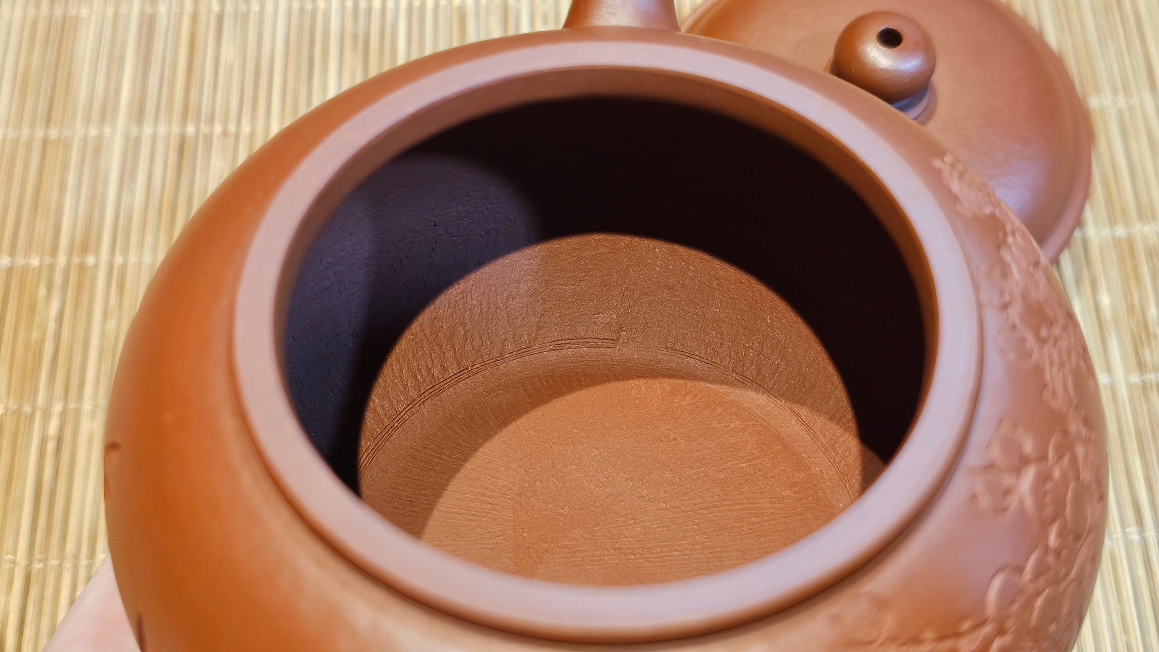 Shui Ping 水平, 152.3ml, Xiao Mei Yao Zhu Ni 小煤窑朱泥, by our Craftsman Chen Yue Fei 陈跃飞, Plum Blossoms Engraving by Craftsman Yi De Shu 一德书 ~ Congratulations to Ms A.J.! 1401hrs 18th Nov 2025, Esko! MN!