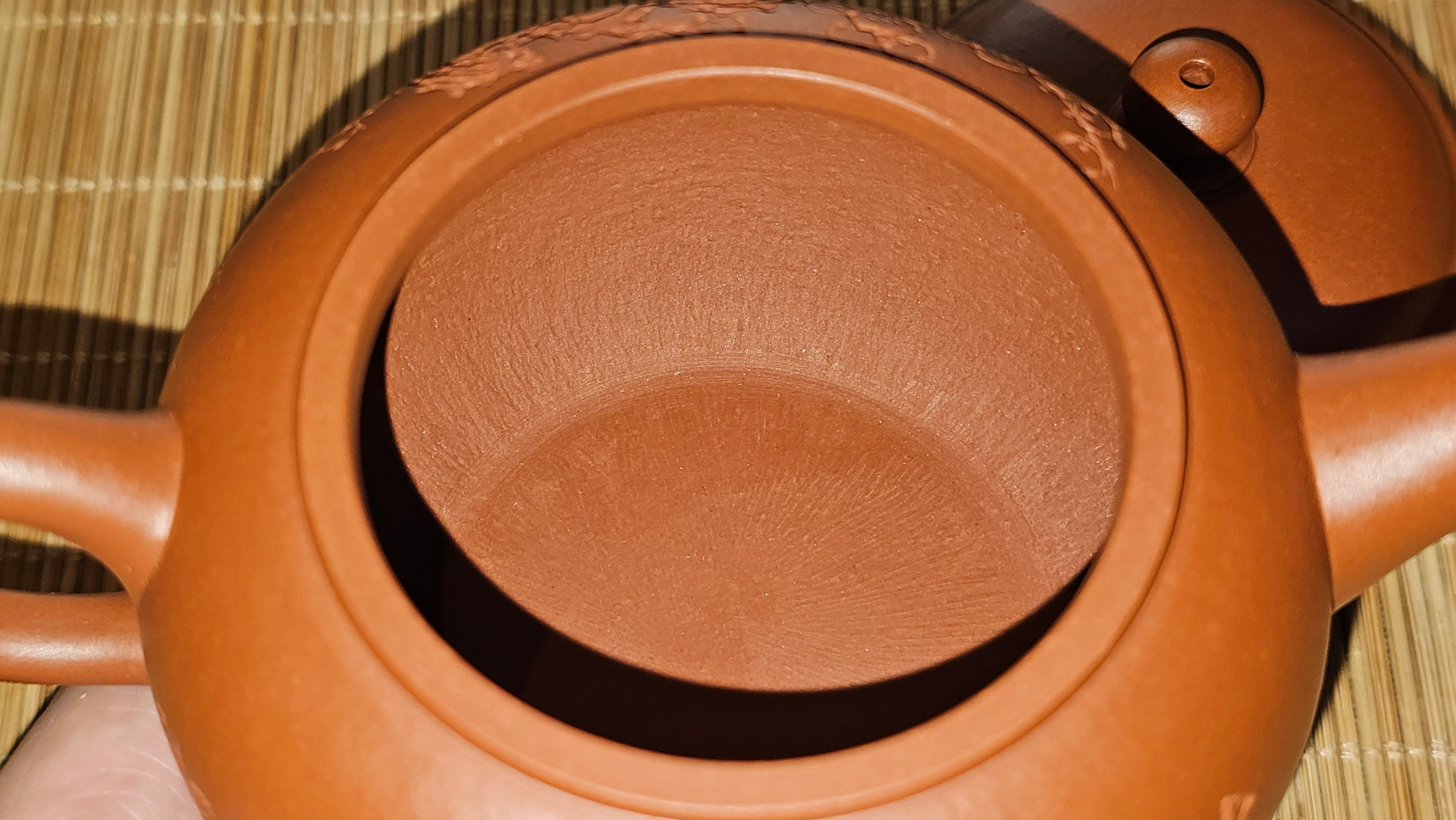 Shui Ping 水平, 152.3ml, Xiao Mei Yao Zhu Ni 小煤窑朱泥, by our Craftsman Chen Yue Fei 陈跃飞, Plum Blossoms Engraving by Craftsman Yi De Shu 一德书 ~ Congratulations to Ms A.J.! 1401hrs 18th Nov 2025, Esko! MN!