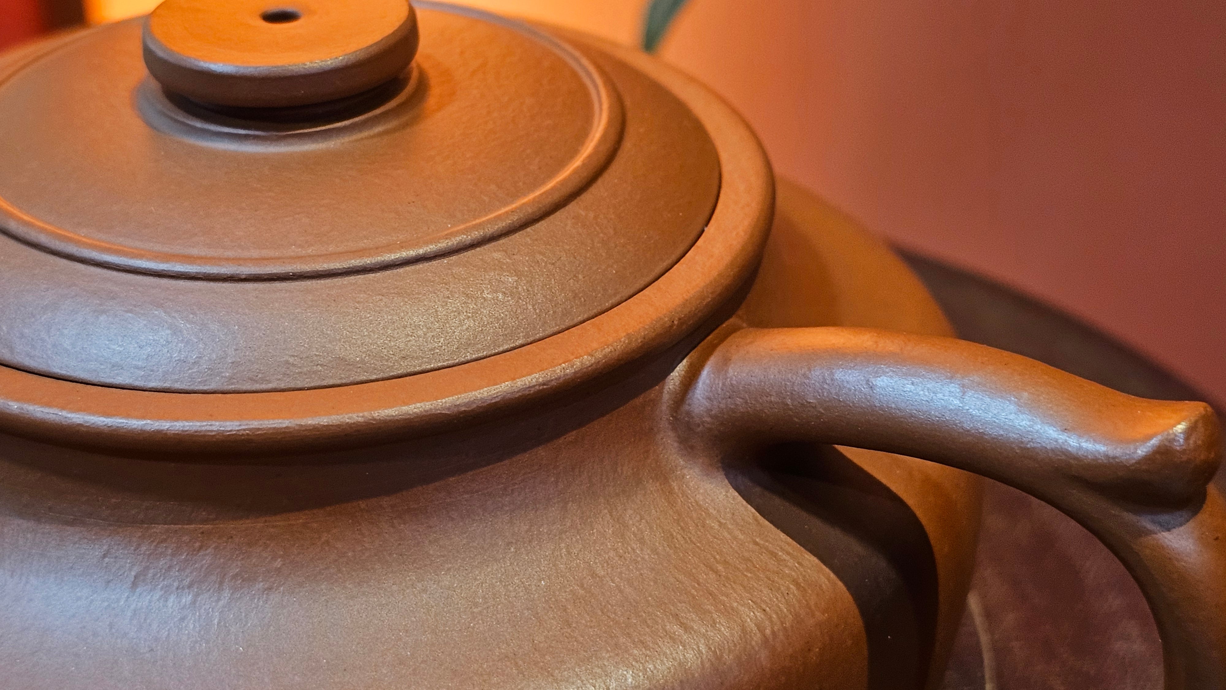 Hua Ting 华庭, 214.9ml (complex, large: 14cm long, 10cm wide), Xiao Mei Yao Zhu Ni 小煤窑朱泥,  by Craftsman Chen Yue Fei 陈跃飞, Engraving by Craftsman Yi De Shu 一德书 ~!Congratulations to Mr L.C.! 2158hrs 28th Nov 2025, Taylors! SC!