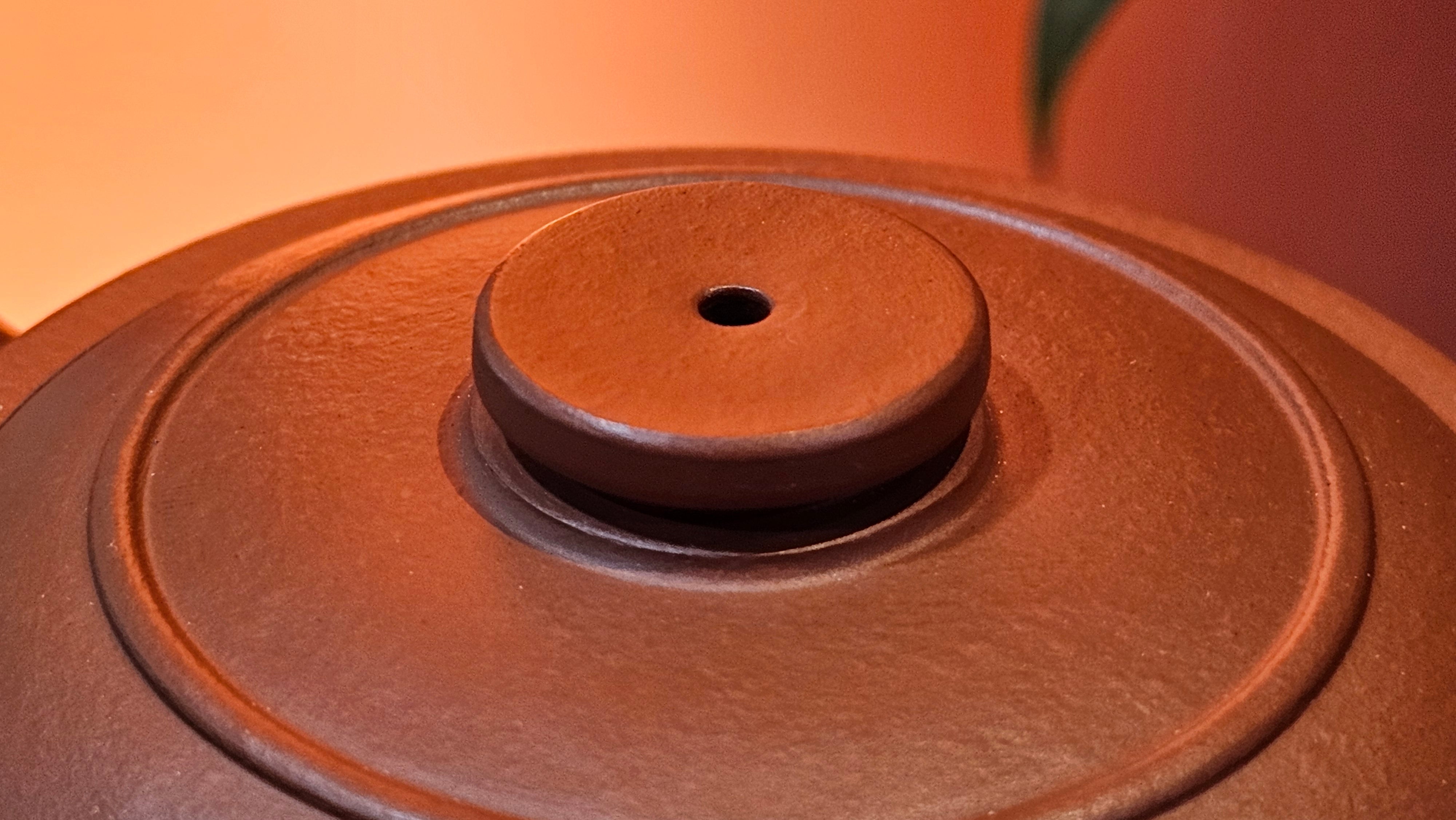 Hua Ting 华庭, 214.9ml (complex, large: 14cm long, 10cm wide), Xiao Mei Yao Zhu Ni 小煤窑朱泥,  by Craftsman Chen Yue Fei 陈跃飞, Engraving by Craftsman Yi De Shu 一德书 ~!Congratulations to Mr L.C.! 2158hrs 28th Nov 2025, Taylors! SC!