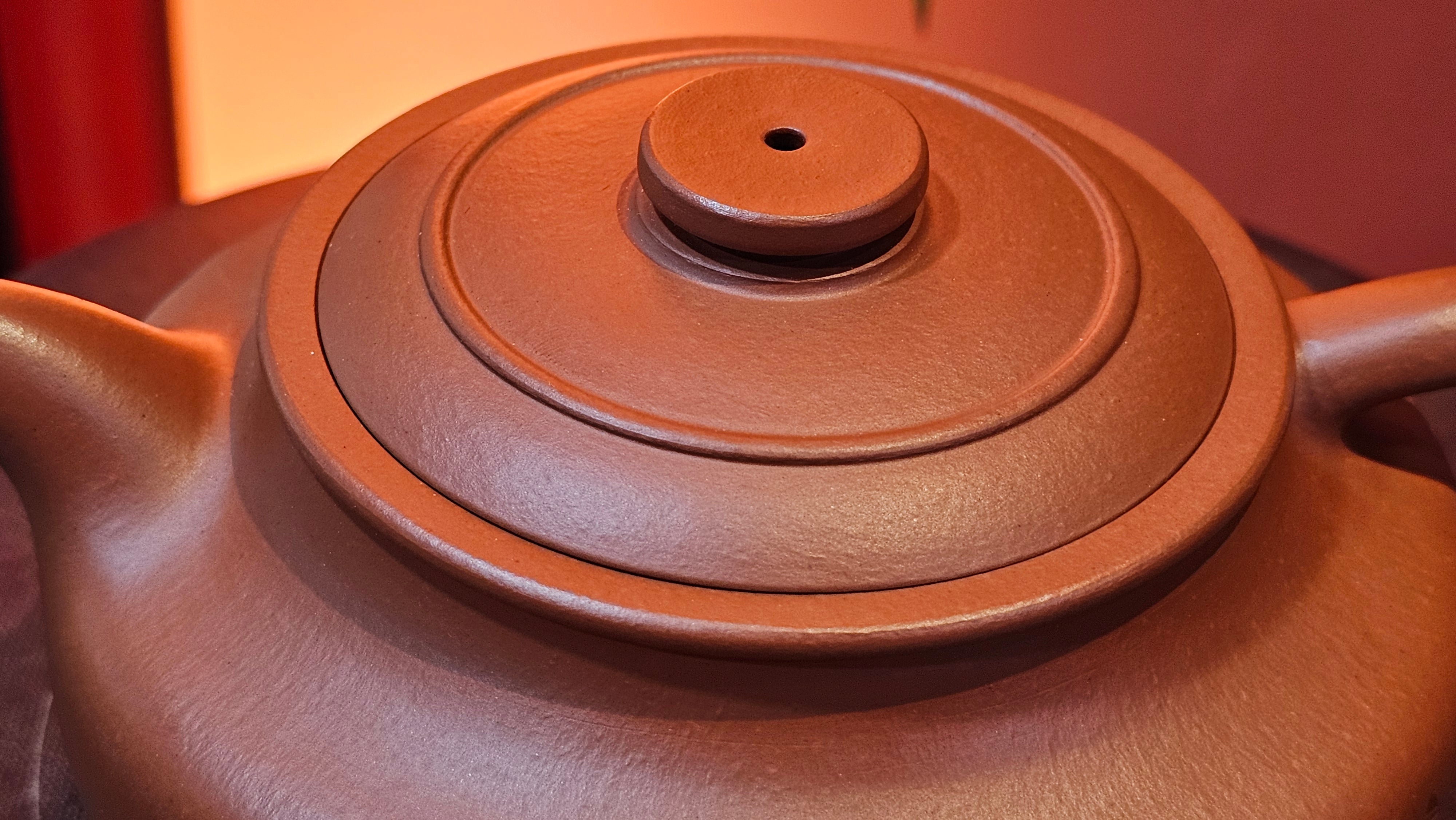 Hua Ting 华庭, 214.9ml (complex, large: 14cm long, 10cm wide), Xiao Mei Yao Zhu Ni 小煤窑朱泥,  by Craftsman Chen Yue Fei 陈跃飞, Engraving by Craftsman Yi De Shu 一德书 ~!Congratulations to Mr L.C.! 2158hrs 28th Nov 2025, Taylors! SC!