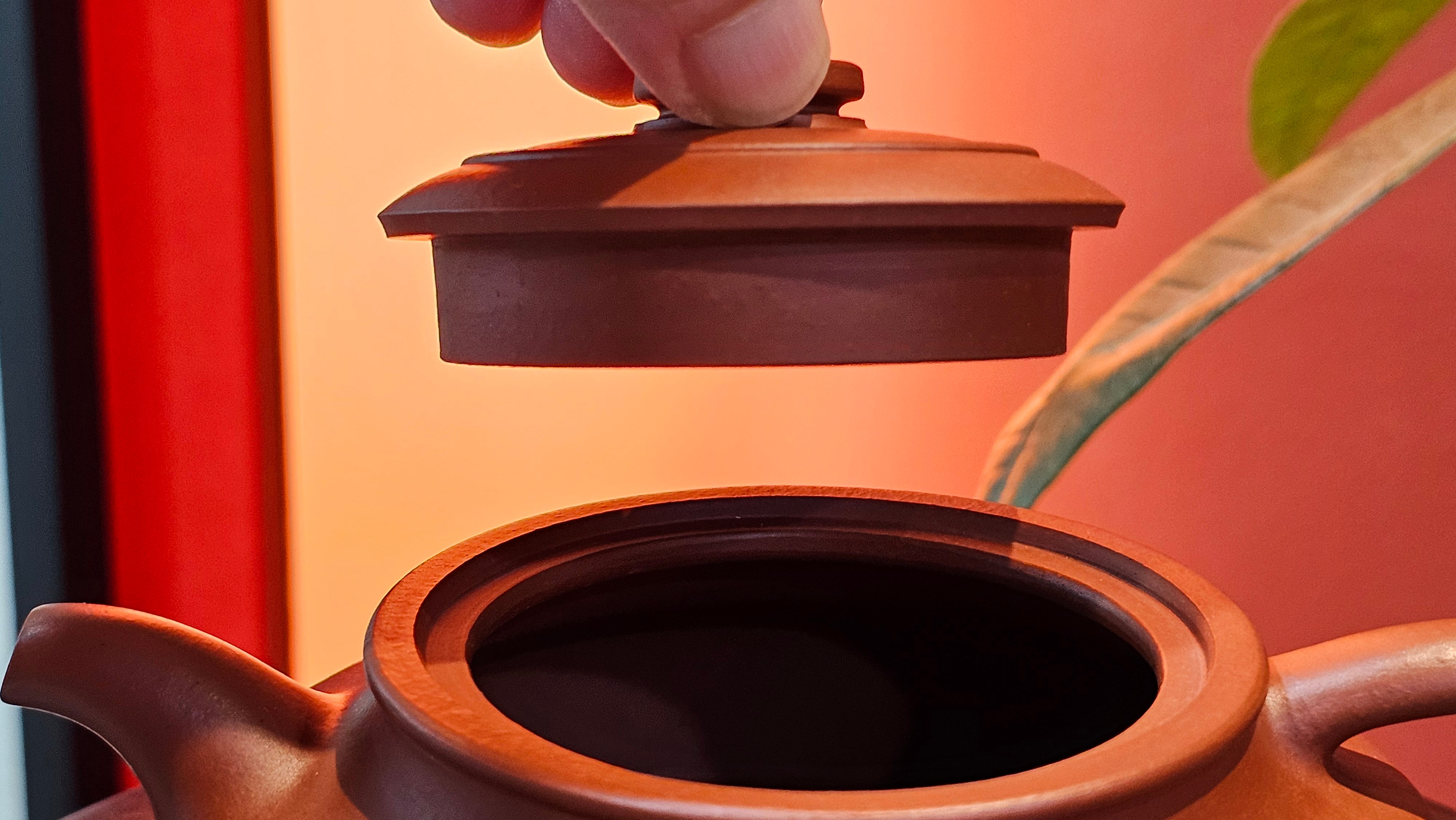 Hua Ting 华庭, 214.9ml (complex, large: 14cm long, 10cm wide), Xiao Mei Yao Zhu Ni 小煤窑朱泥,  by Craftsman Chen Yue Fei 陈跃飞, Engraving by Craftsman Yi De Shu 一德书 ~!Congratulations to Mr L.C.! 2158hrs 28th Nov 2025, Taylors! SC!