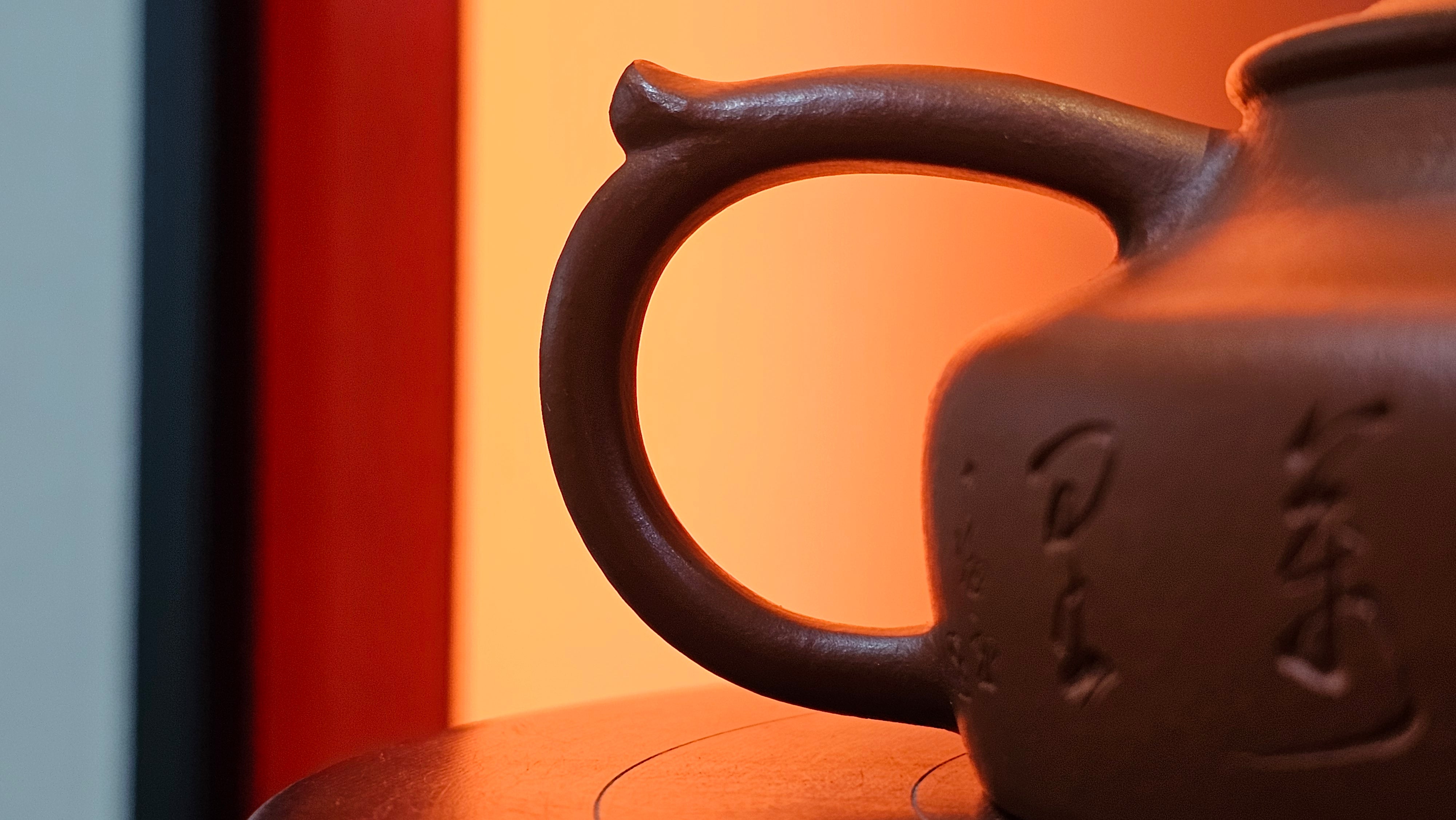 Hua Ting 华庭, 214.9ml (complex, large: 14cm long, 10cm wide), Xiao Mei Yao Zhu Ni 小煤窑朱泥,  by Craftsman Chen Yue Fei 陈跃飞, Engraving by Craftsman Yi De Shu 一德书 ~!Congratulations to Mr L.C.! 2158hrs 28th Nov 2025, Taylors! SC!