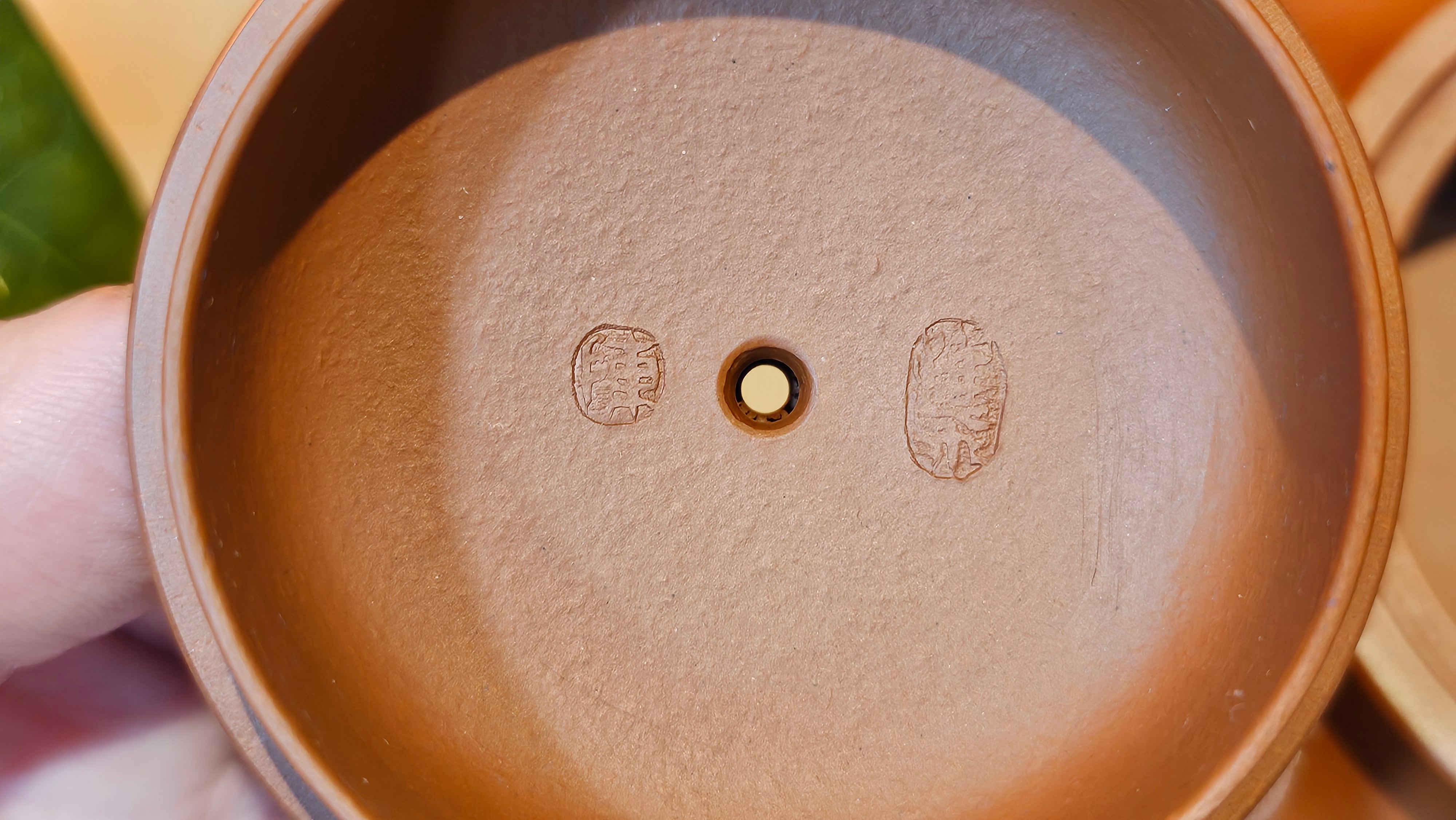 Hua Ting 华庭, 214.9ml (complex, large: 14cm long, 10cm wide), Xiao Mei Yao Zhu Ni 小煤窑朱泥,  by Craftsman Chen Yue Fei 陈跃飞, Engraving by Craftsman Yi De Shu 一德书 ~!Congratulations to Mr L.C.! 2158hrs 28th Nov 2025, Taylors! SC!