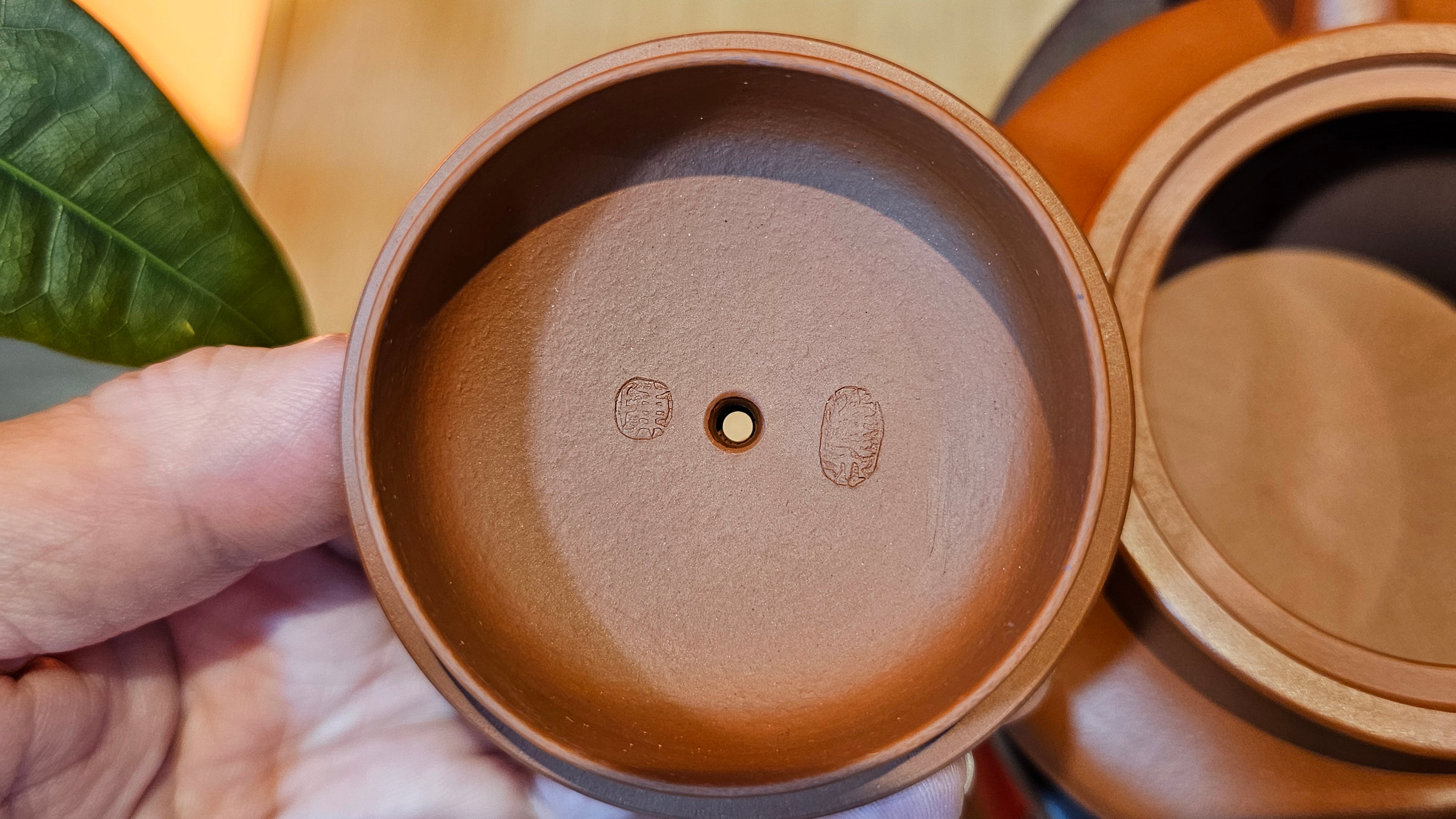 Hua Ting 华庭, 214.9ml (complex, large: 14cm long, 10cm wide), Xiao Mei Yao Zhu Ni 小煤窑朱泥,  by Craftsman Chen Yue Fei 陈跃飞, Engraving by Craftsman Yi De Shu 一德书 ~!Congratulations to Mr L.C.! 2158hrs 28th Nov 2025, Taylors! SC!