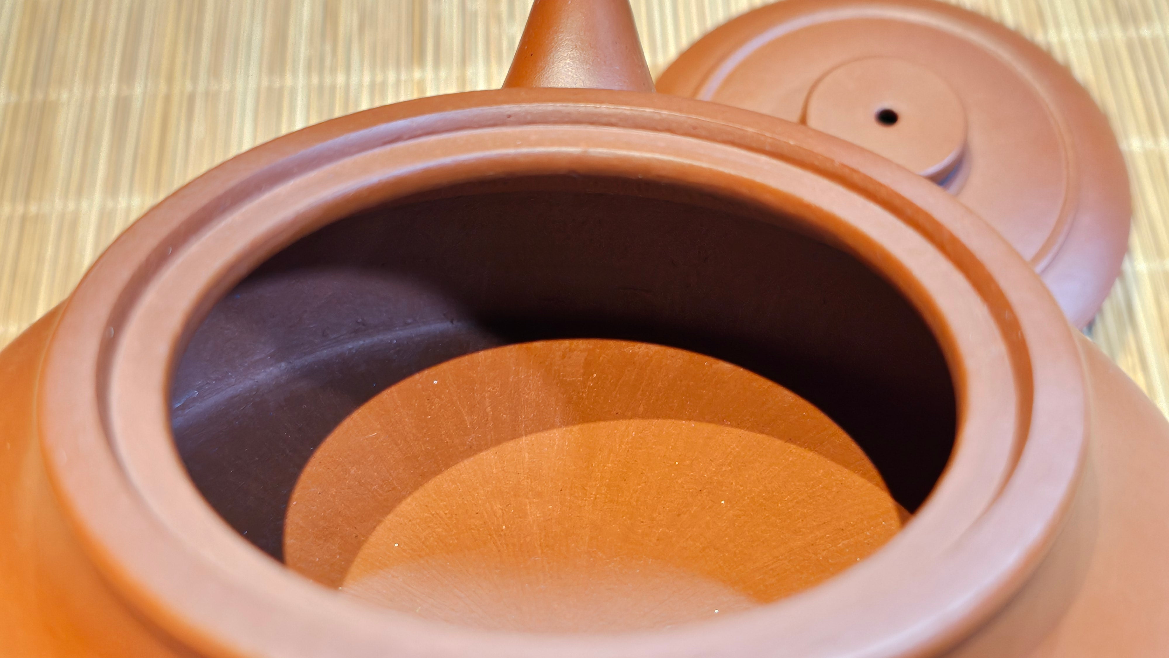 Hua Ting 华庭, 214.9ml (complex, large: 14cm long, 10cm wide), Xiao Mei Yao Zhu Ni 小煤窑朱泥,  by Craftsman Chen Yue Fei 陈跃飞, Engraving by Craftsman Yi De Shu 一德书 ~!Congratulations to Mr L.C.! 2158hrs 28th Nov 2025, Taylors! SC!