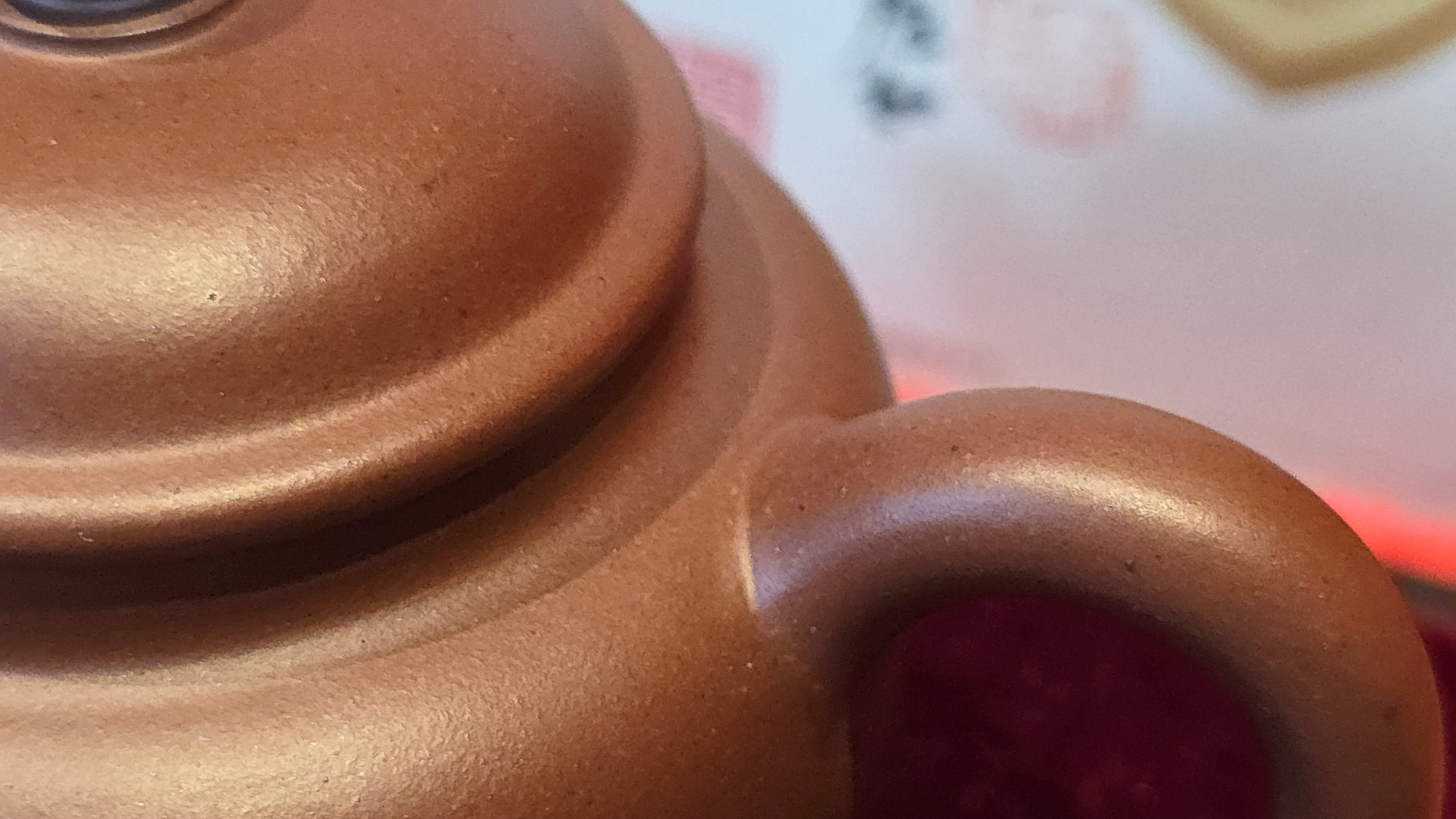 《宫灯》"Gong Deng", 195.3ml, Huang Long Yuan company's National-Authenticated Huang Long Shan 4th Quarry Di Cao Qing, Crafted by L3A Consummate Master Artist Li Yan Ru 李艳如。