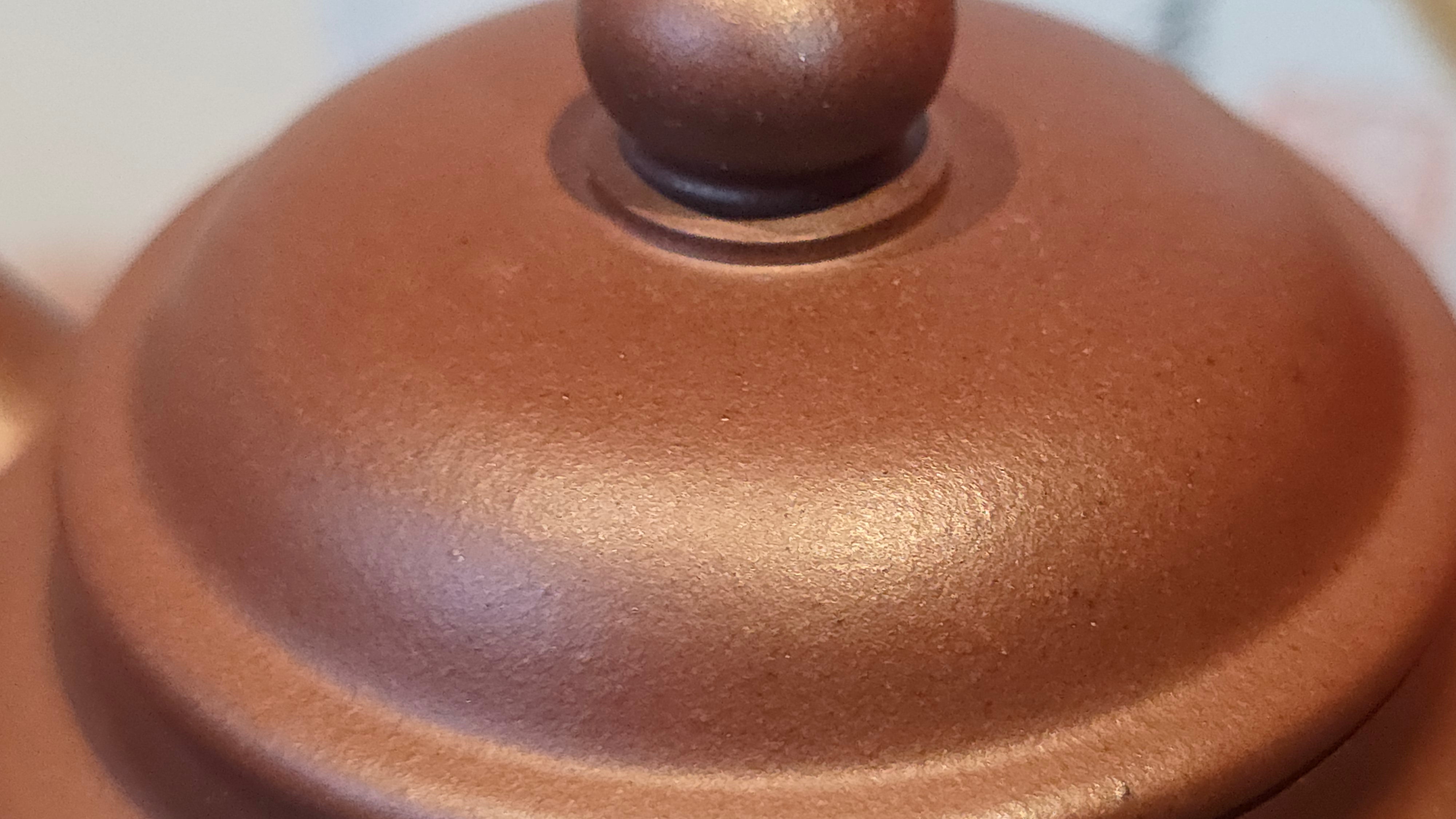 《宫灯》"Gong Deng", 195.3ml, Huang Long Yuan company's National-Authenticated Huang Long Shan 4th Quarry Di Cao Qing, Crafted by L3A Consummate Master Artist Li Yan Ru 李艳如。