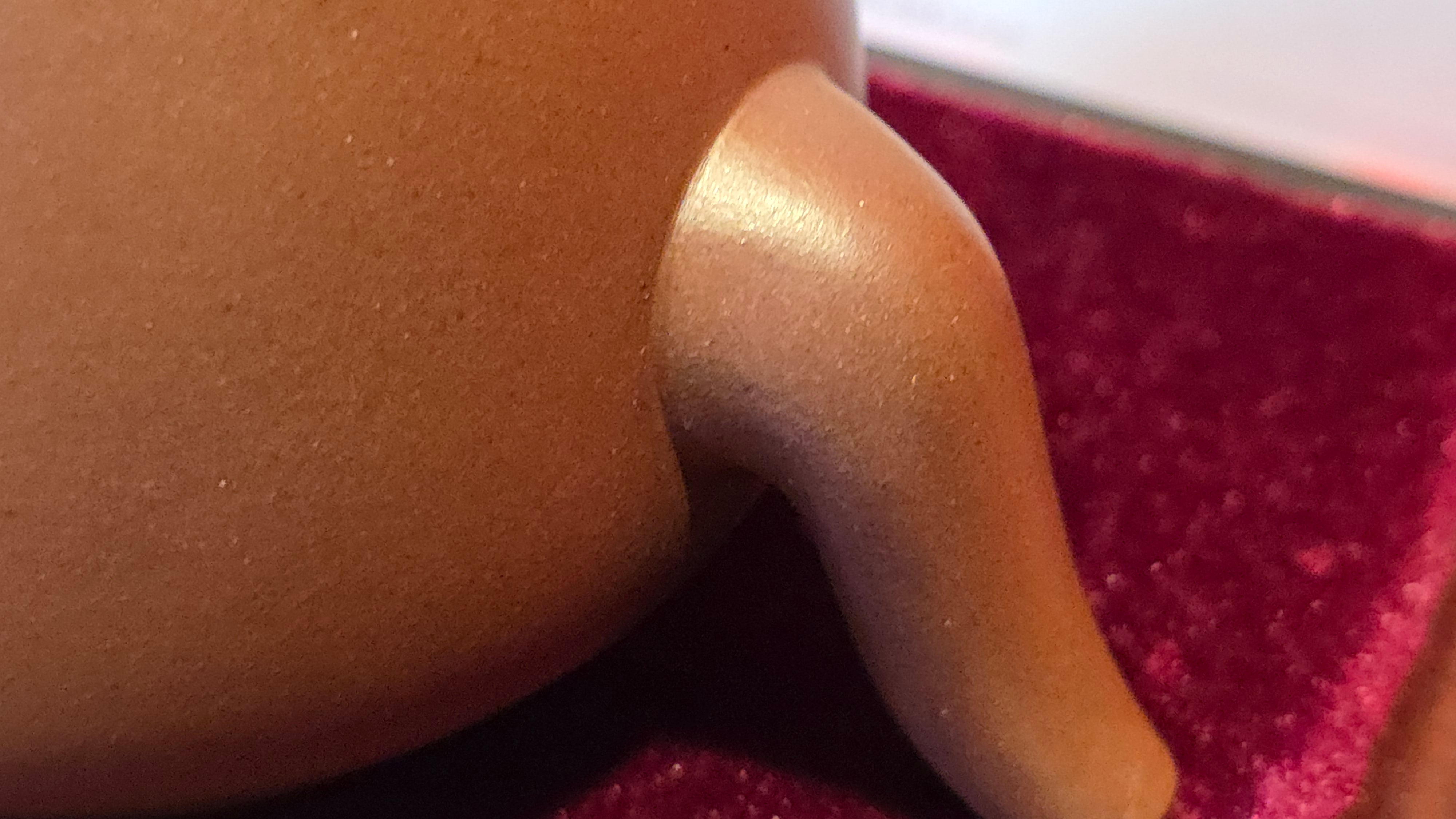 《宫灯》"Gong Deng", 195.3ml, Huang Long Yuan company's National-Authenticated Huang Long Shan 4th Quarry Di Cao Qing, Crafted by L3A Consummate Master Artist Li Yan Ru 李艳如。