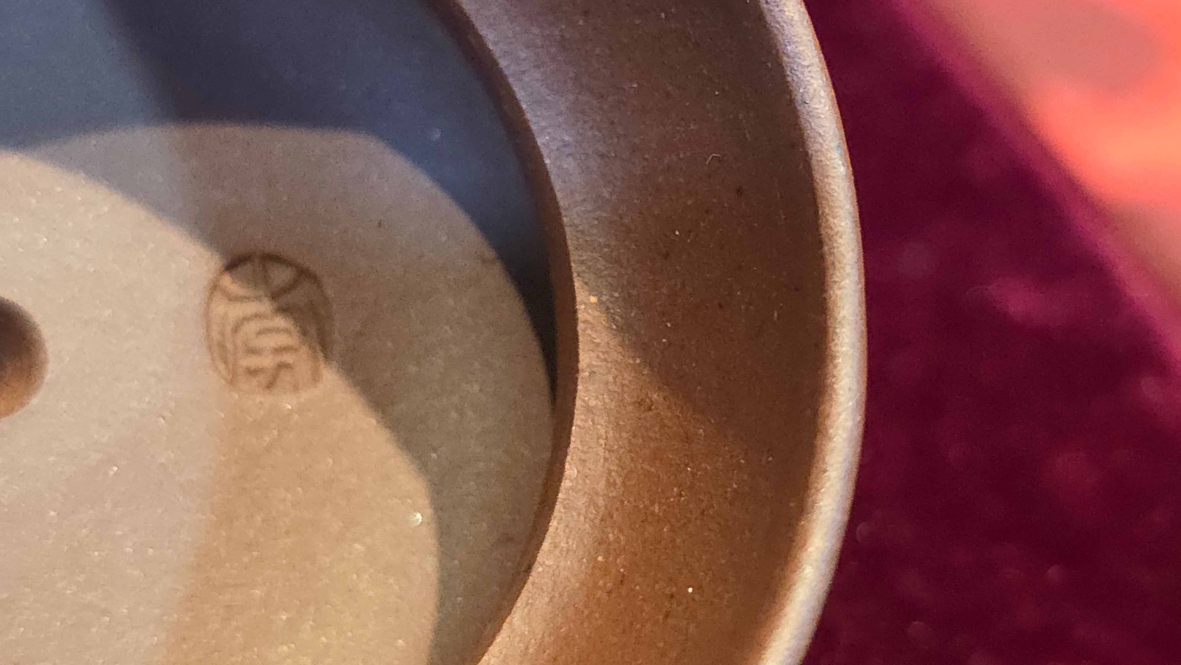 《宫灯》"Gong Deng", 195.3ml, Huang Long Yuan company's National-Authenticated Huang Long Shan 4th Quarry Di Cao Qing, Crafted by L3A Consummate Master Artist Li Yan Ru 李艳如。