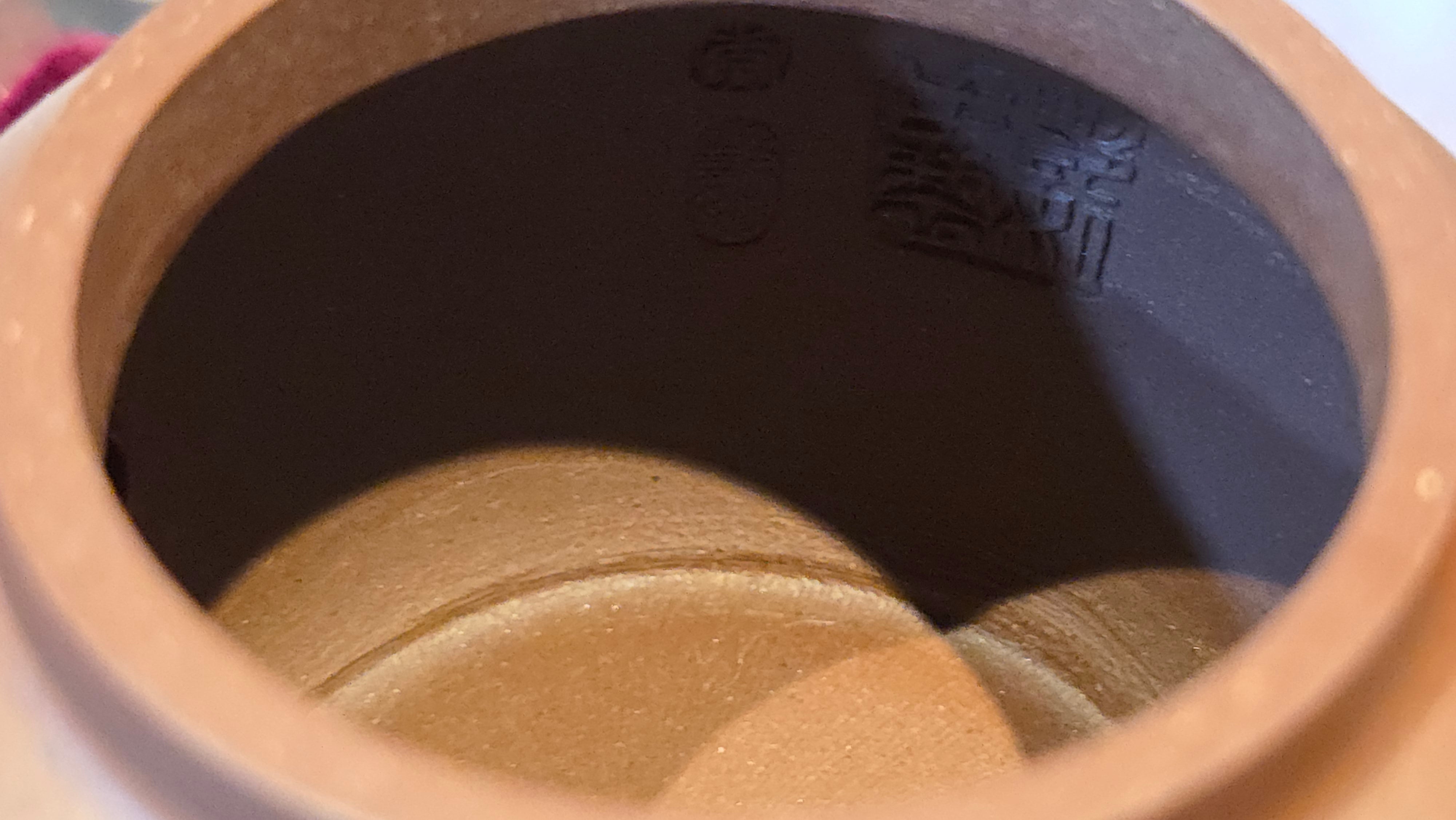 《宫灯》"Gong Deng", 195.3ml, Huang Long Yuan company's National-Authenticated Huang Long Shan 4th Quarry Di Cao Qing, Crafted by L3A Consummate Master Artist Li Yan Ru 李艳如。