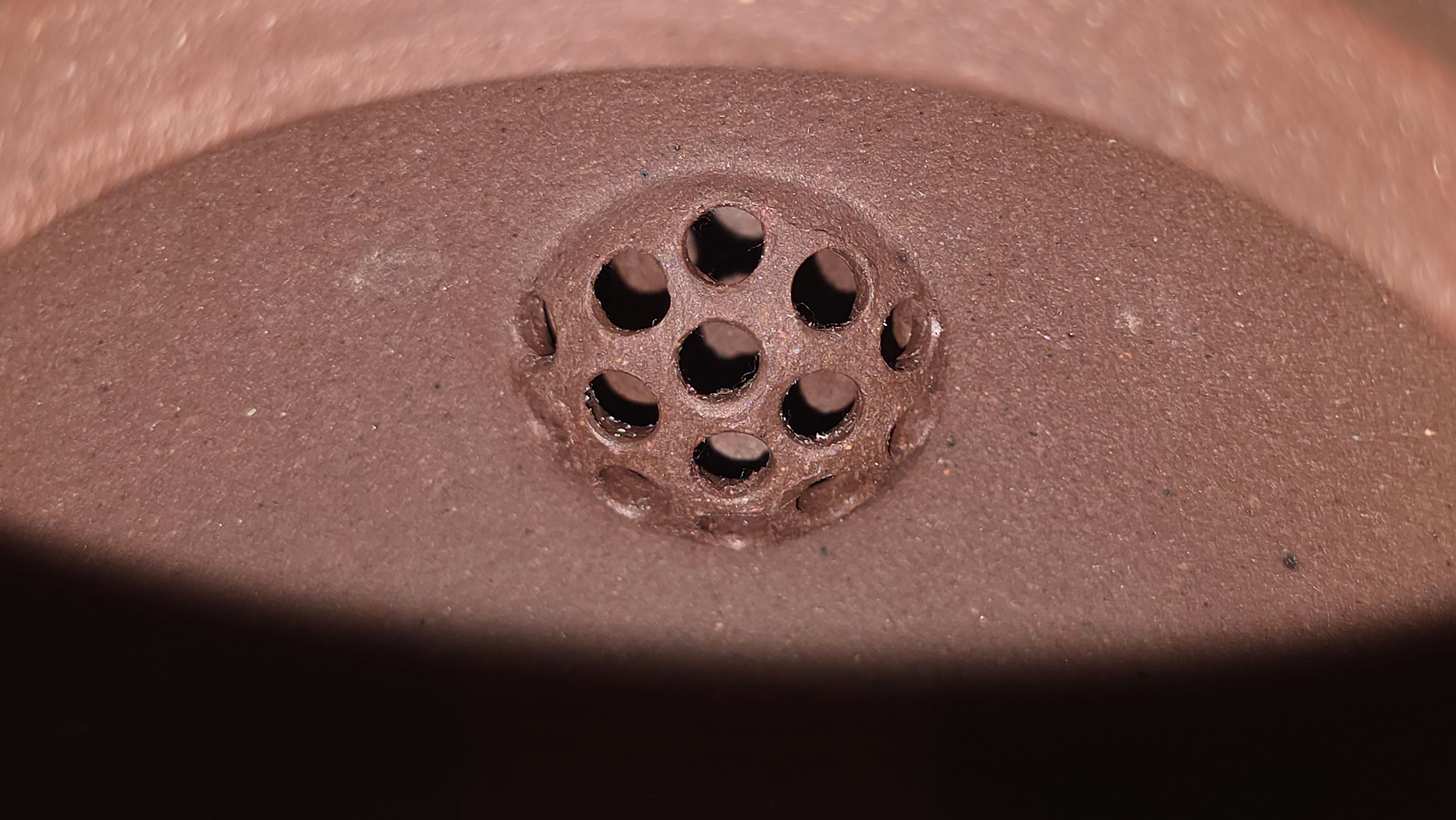 《宫灯》"Gong Deng", 195.3ml, Huang Long Yuan company's National-Authenticated Huang Long Shan 4th Quarry Di Cao Qing, Crafted by L3A Consummate Master Artist Li Yan Ru 李艳如。