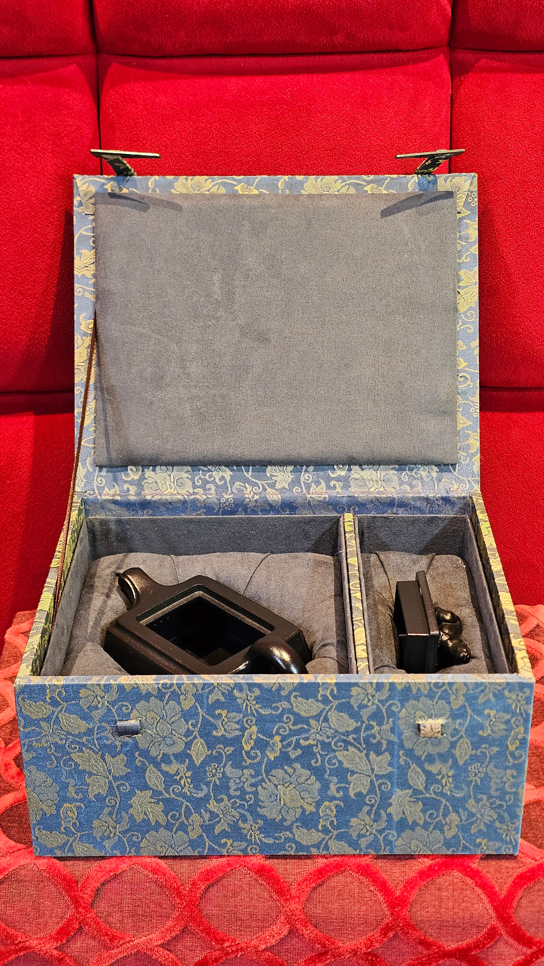 《风云之豹》"Feng Yun Zhi Bao", Di Cao Qing ~ Wu Hui Shao 底槽青~焐灰烧, 226.5ml, by L2A Senior Consummate Artist Yuan Hui 高级振兴技艺师兼高级工艺美术师～袁辉 ~ Congratulations to Mr A.A.! 1748hrs 21st Nov 2025, Port Franks! Canada🇨🇦!