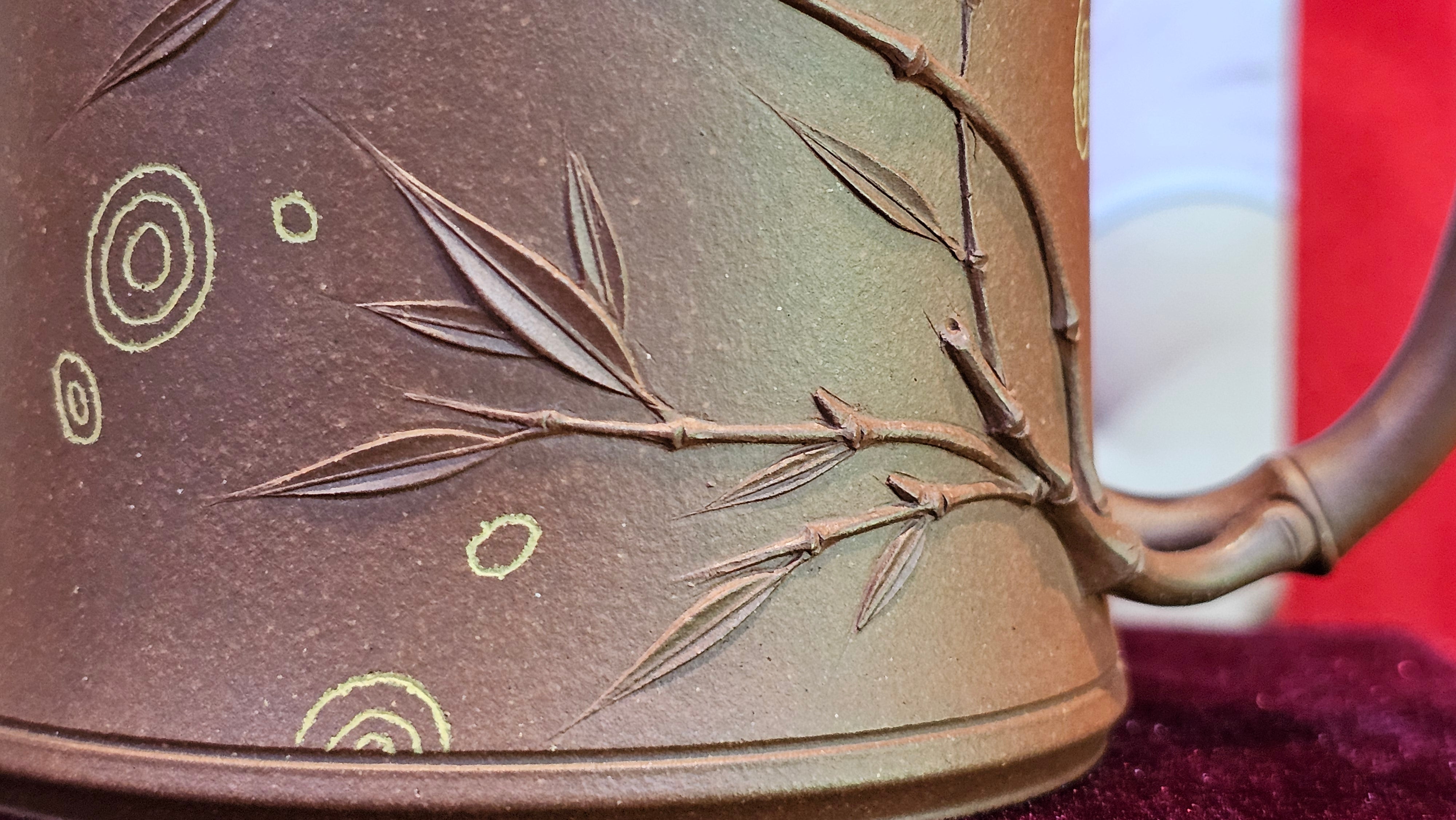 《湘妃竹段》"Xiang Fei Zhu Duan", 244.8ml, Di Cao Qing Zi Ni with Duan Ni Clay embellishments for the characteristic "Xiang Fei Bamboo" Patterns, by L4 Assoc Master Yu Chun Lei 俞春雷 ~!Congratulations to Kungfu Master J.G.! 1122hrs 23rd Nov 2025, New Orleans! LA!