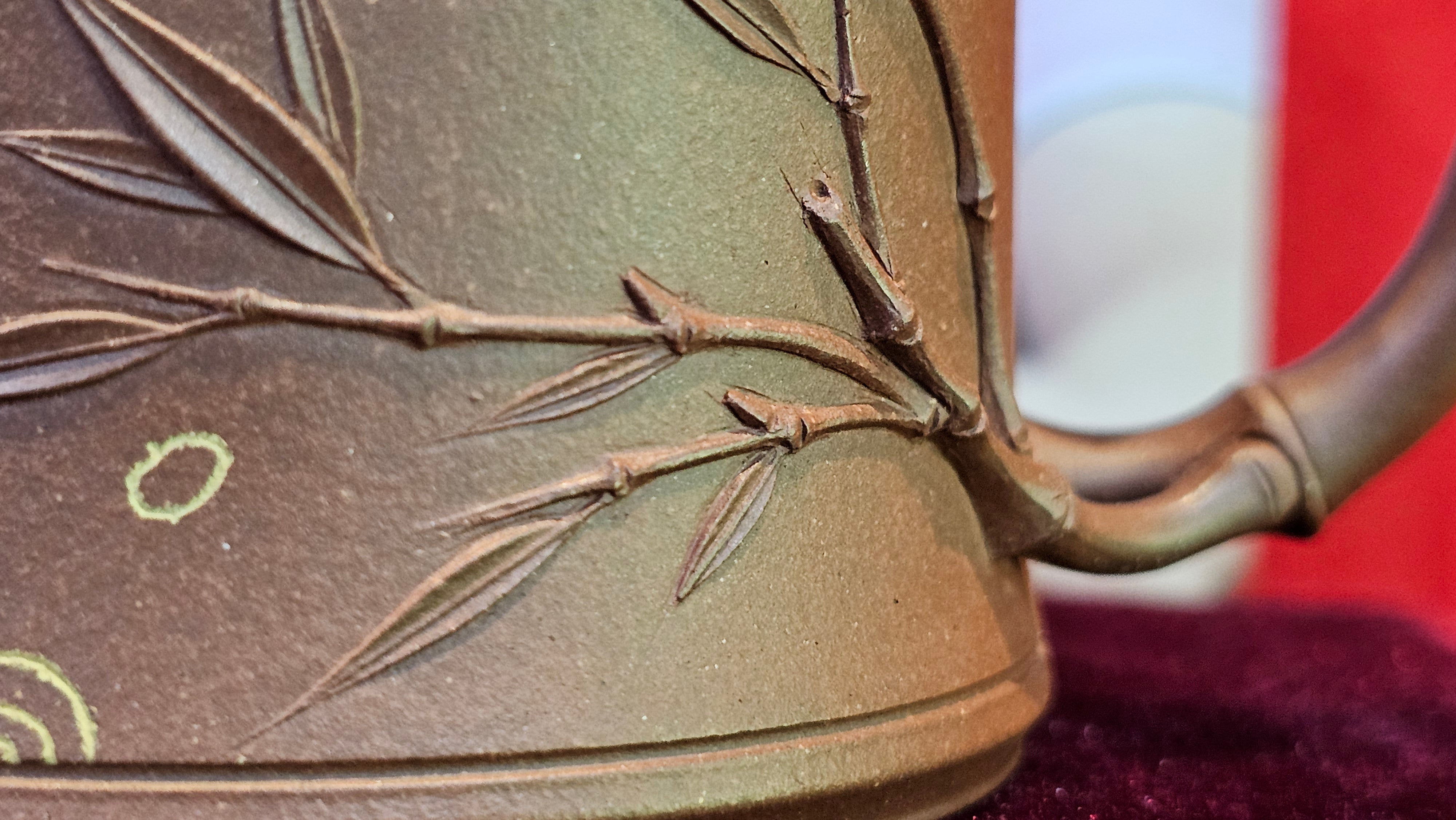 《湘妃竹段》"Xiang Fei Zhu Duan", 244.8ml, Di Cao Qing Zi Ni with Duan Ni Clay embellishments for the characteristic "Xiang Fei Bamboo" Patterns, by L4 Assoc Master Yu Chun Lei 俞春雷 ~!Congratulations to Kungfu Master J.G.! 1122hrs 23rd Nov 2025, New Orleans! LA!