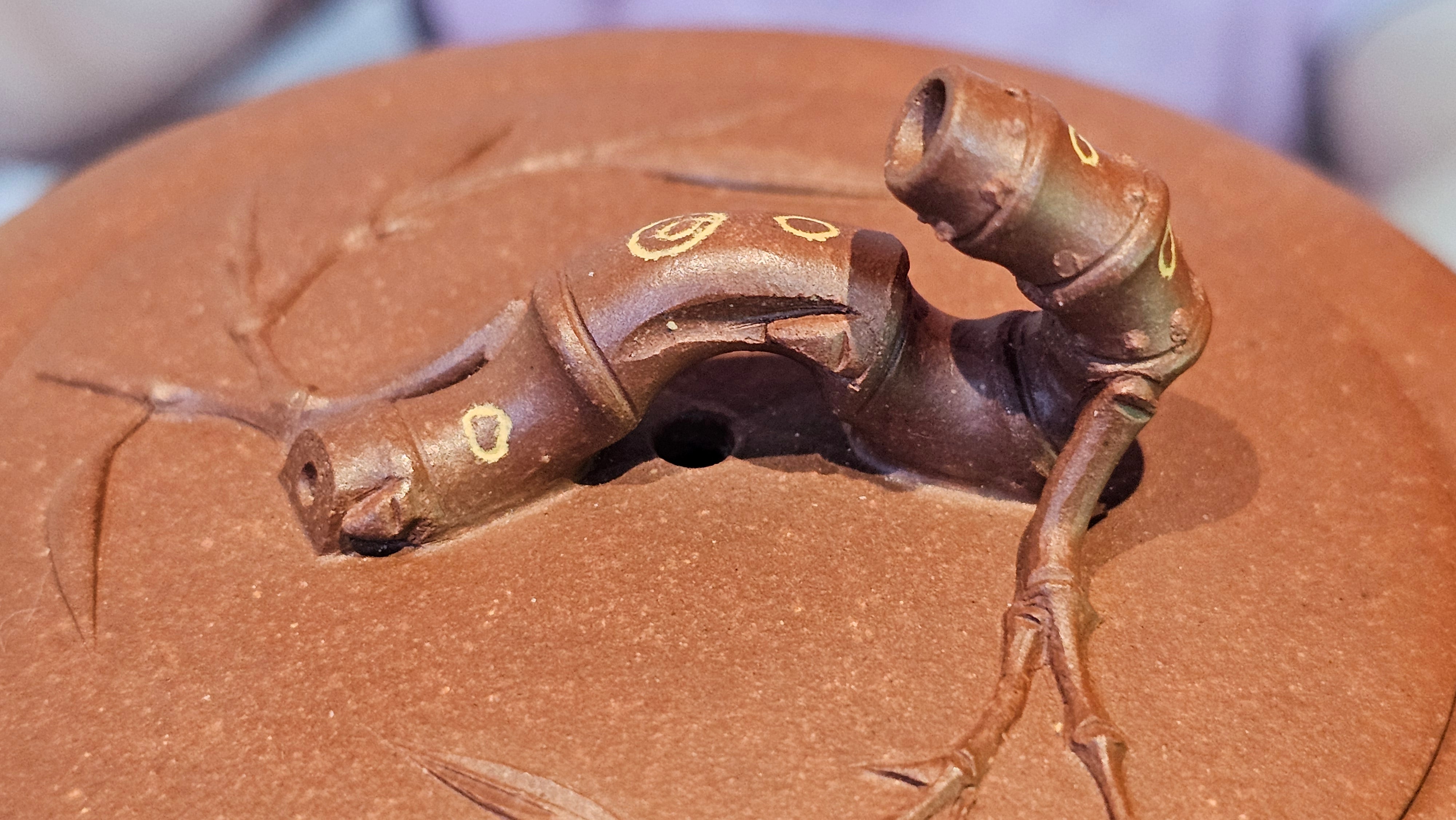 《湘妃竹段》"Xiang Fei Zhu Duan", 244.8ml, Di Cao Qing Zi Ni with Duan Ni Clay embellishments for the characteristic "Xiang Fei Bamboo" Patterns, by L4 Assoc Master Yu Chun Lei 俞春雷 ~!Congratulations to Kungfu Master J.G.! 1122hrs 23rd Nov 2025, New Orleans! LA!