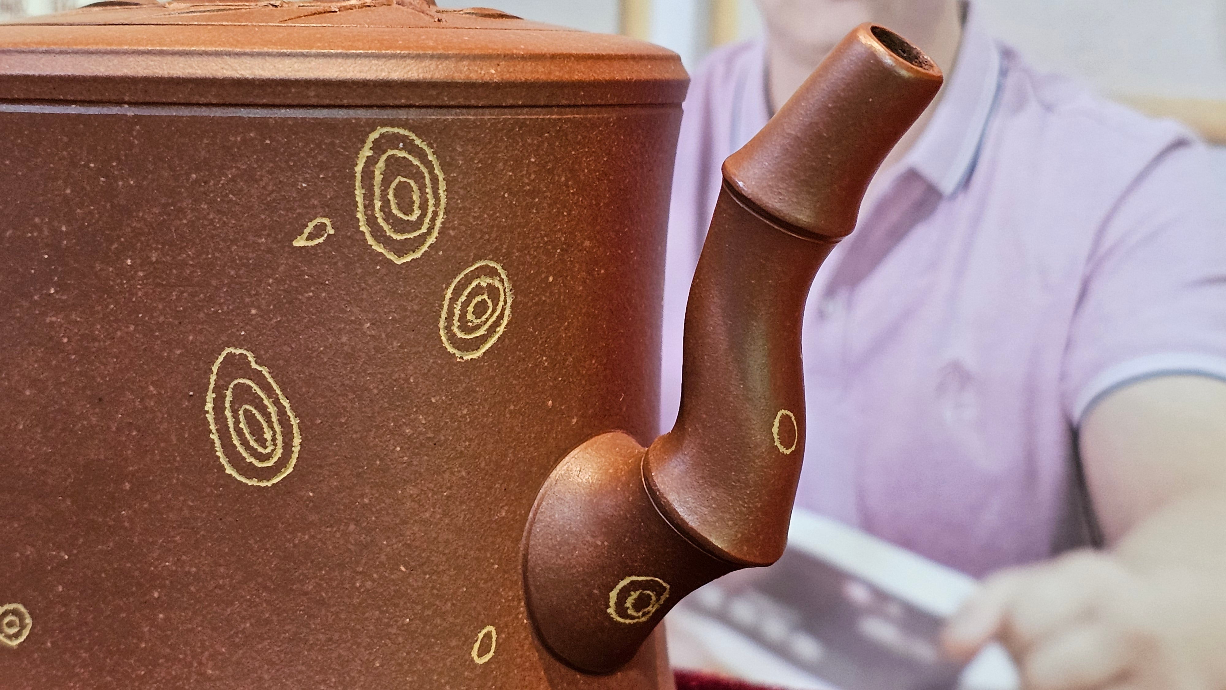 《湘妃竹段》"Xiang Fei Zhu Duan", 244.8ml, Di Cao Qing Zi Ni with Duan Ni Clay embellishments for the characteristic "Xiang Fei Bamboo" Patterns, by L4 Assoc Master Yu Chun Lei 俞春雷 ~!Congratulations to Kungfu Master J.G.! 1122hrs 23rd Nov 2025, New Orleans! LA!