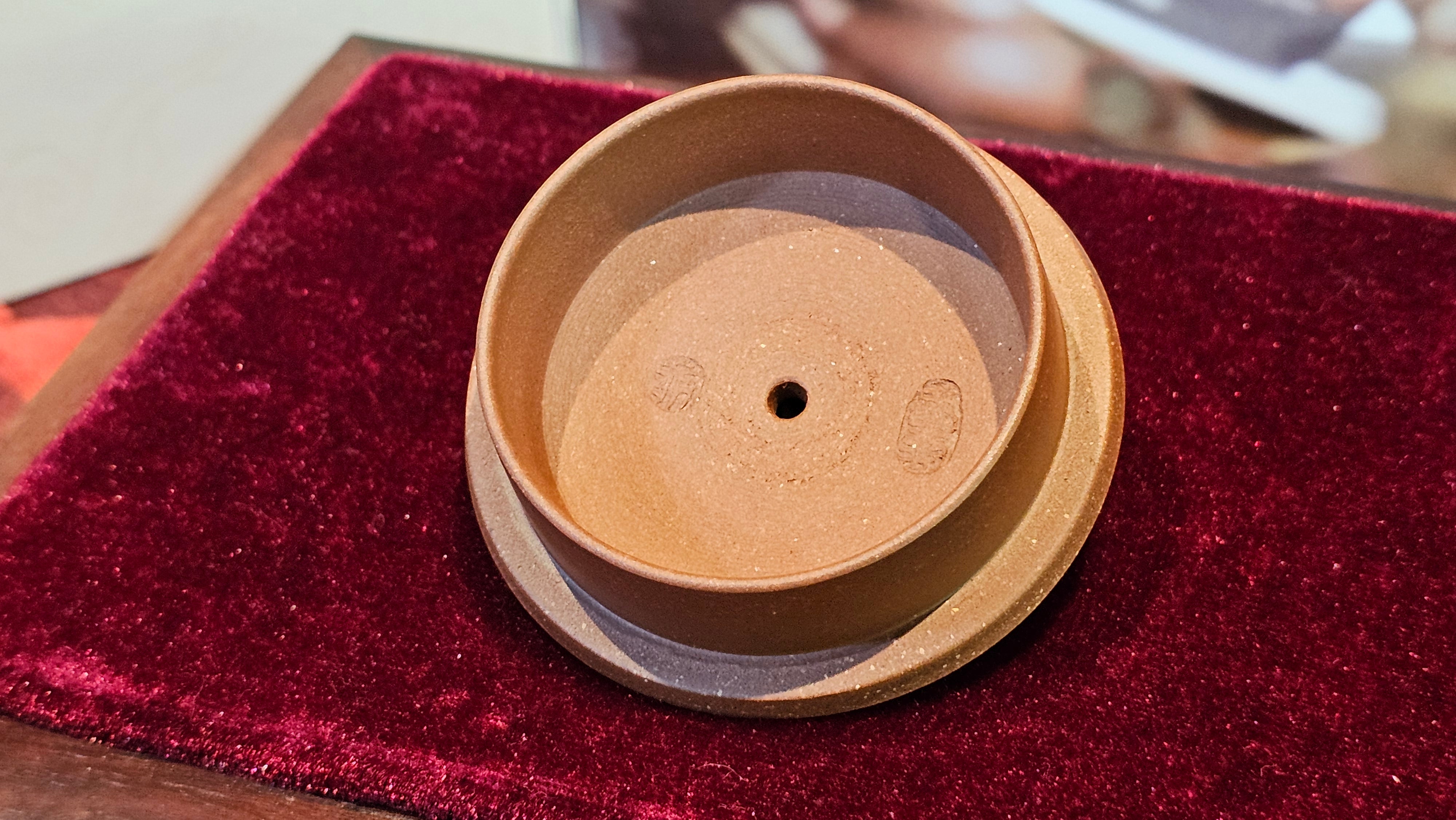 《湘妃竹段》"Xiang Fei Zhu Duan", 244.8ml, Di Cao Qing Zi Ni with Duan Ni Clay embellishments for the characteristic "Xiang Fei Bamboo" Patterns, by L4 Assoc Master Yu Chun Lei 俞春雷 ~!Congratulations to Kungfu Master J.G.! 1122hrs 23rd Nov 2025, New Orleans! LA!