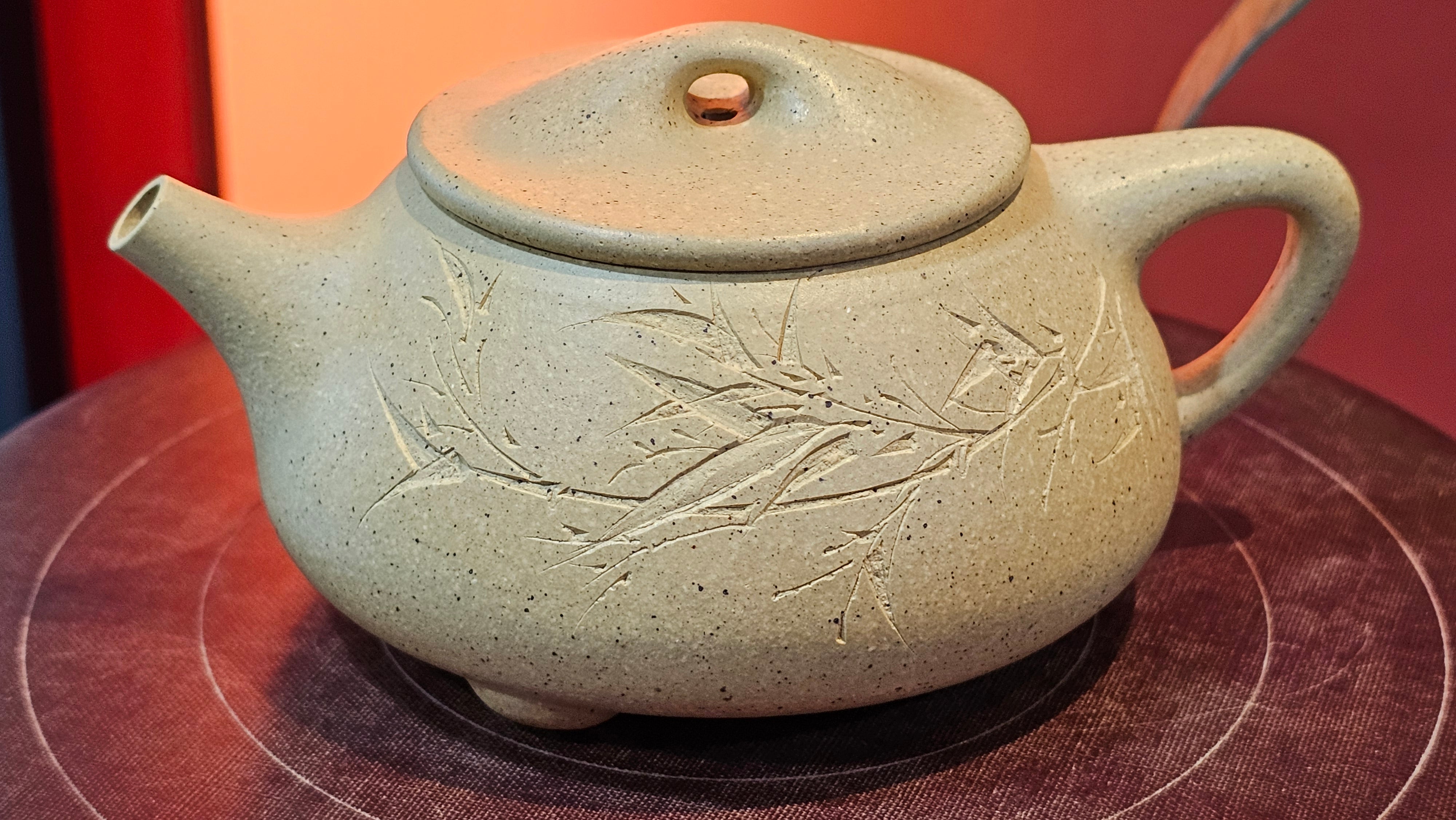 Jing Zhou Shi Piao 景舟石瓢, Zhi Ma Duan Ni 芝麻段泥, 186.8ml, by Craftsman Gu Xiao Ming 顾小明; Engraving of Bamboo & Poem in Kai Shu 竹与诗词(楷书)刻绘 by Craftsman Ruo Xi 若兮 ~ Congratulations!to Mr M.B.! 0132hrs 26th Nov 2025, Los Angeles! CA!