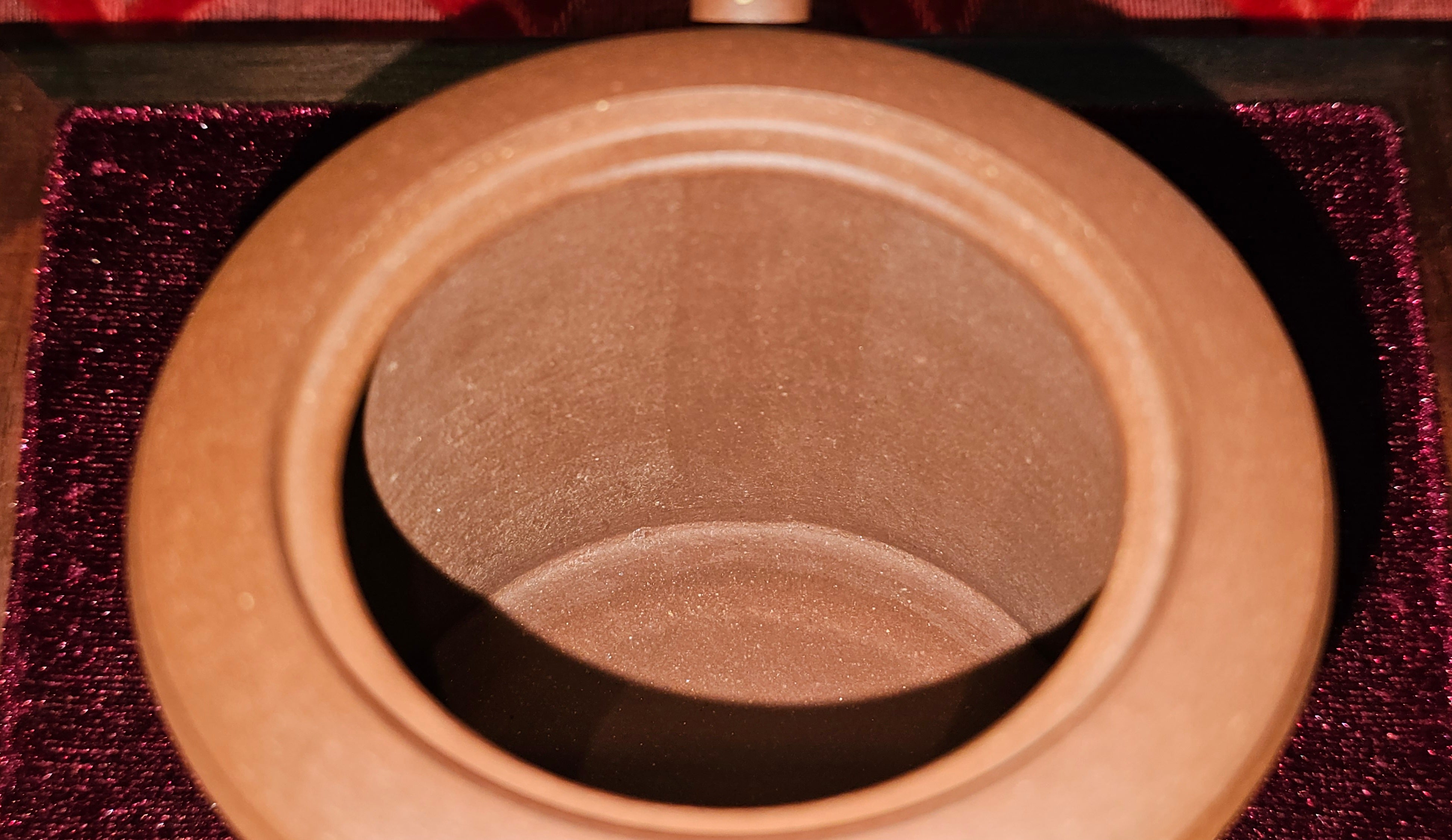 《湘妃竹段》"Xiang Fei Zhu Duan", 244.8ml, Di Cao Qing Zi Ni with Duan Ni Clay embellishments for the characteristic "Xiang Fei Bamboo" Patterns, by L4 Assoc Master Yu Chun Lei 俞春雷 ~!Congratulations to Kungfu Master J.G.! 1122hrs 23rd Nov 2025, New Orleans! LA!