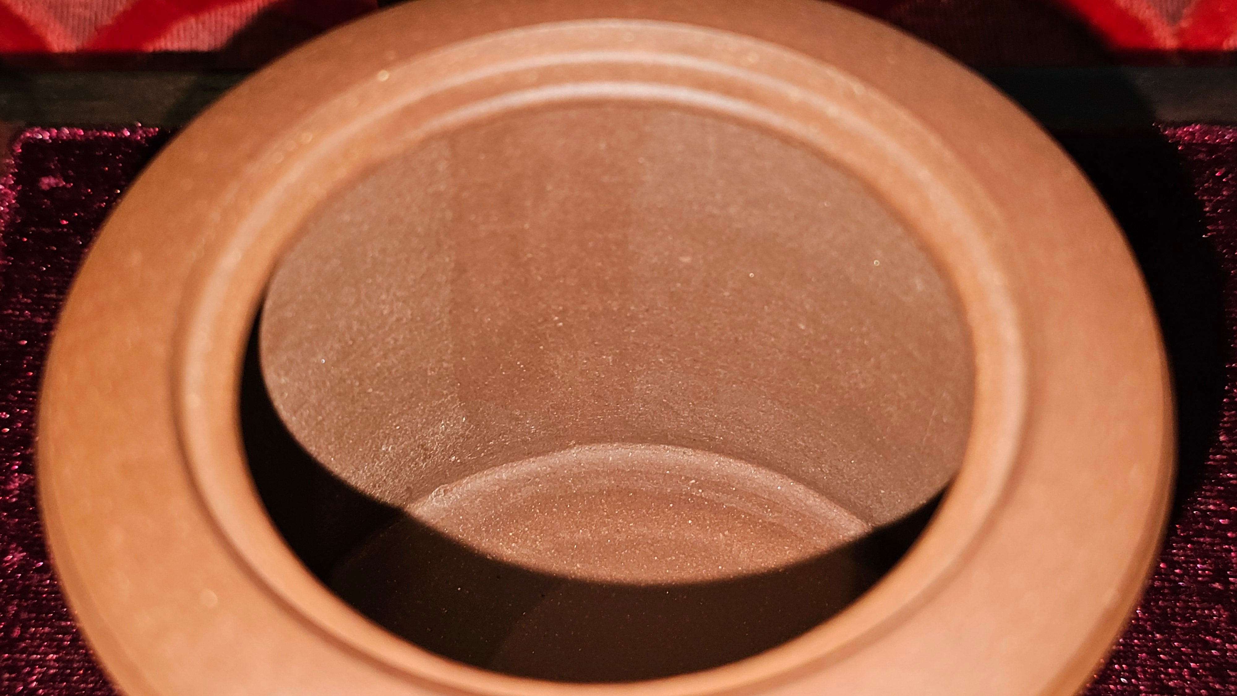 《湘妃竹段》"Xiang Fei Zhu Duan", 244.8ml, Di Cao Qing Zi Ni with Duan Ni Clay embellishments for the characteristic "Xiang Fei Bamboo" Patterns, by L4 Assoc Master Yu Chun Lei 俞春雷 ~!Congratulations to Kungfu Master J.G.! 1122hrs 23rd Nov 2025, New Orleans! LA!