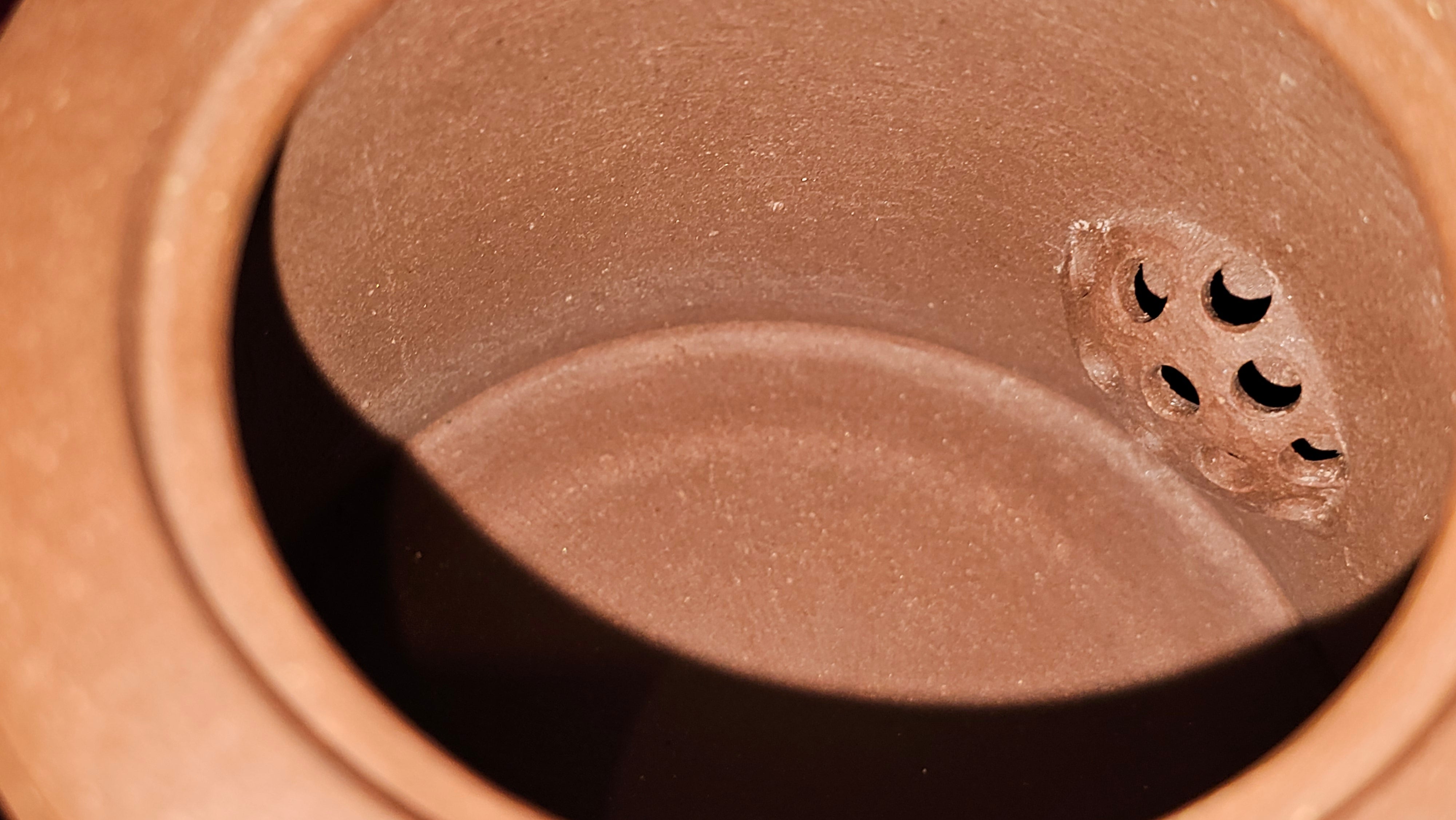 《湘妃竹段》"Xiang Fei Zhu Duan", 244.8ml, Di Cao Qing Zi Ni with Duan Ni Clay embellishments for the characteristic "Xiang Fei Bamboo" Patterns, by L4 Assoc Master Yu Chun Lei 俞春雷 ~!Congratulations to Kungfu Master J.G.! 1122hrs 23rd Nov 2025, New Orleans! LA!