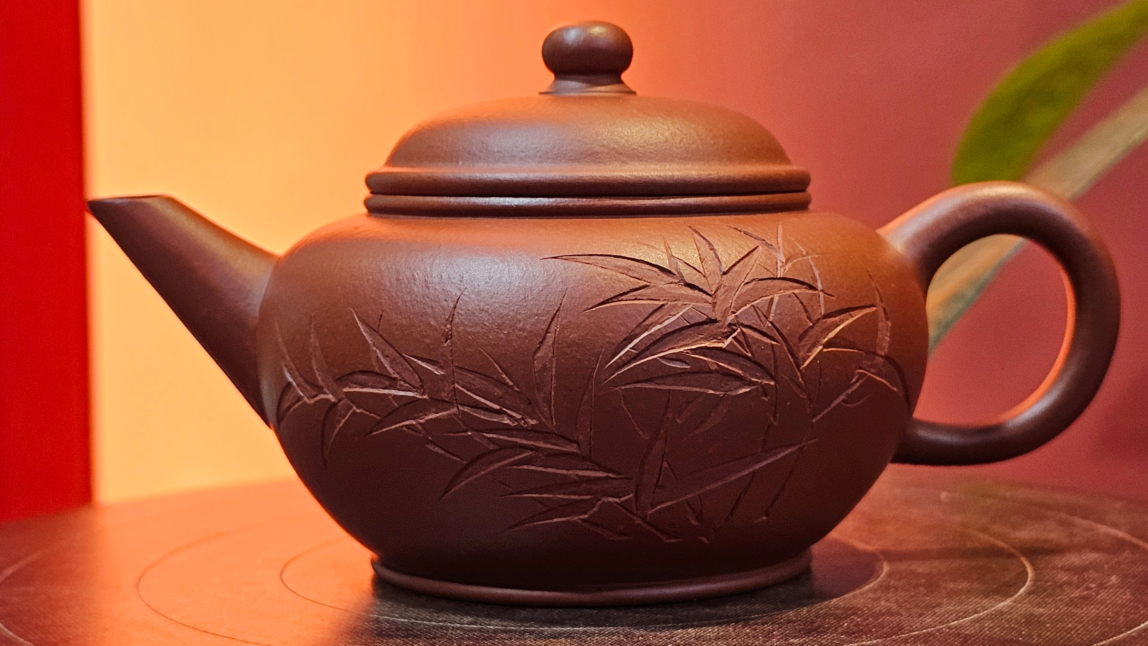 Shui Ping 水平, 156.3ml, Xiao Mei Yao Zhu Ni 小煤窑朱泥, by our Craftsman Chen Yue Fei 陈跃飞, "平步青云" and Bamboo Engraving by Craftsman Yi De Shu 一德书。