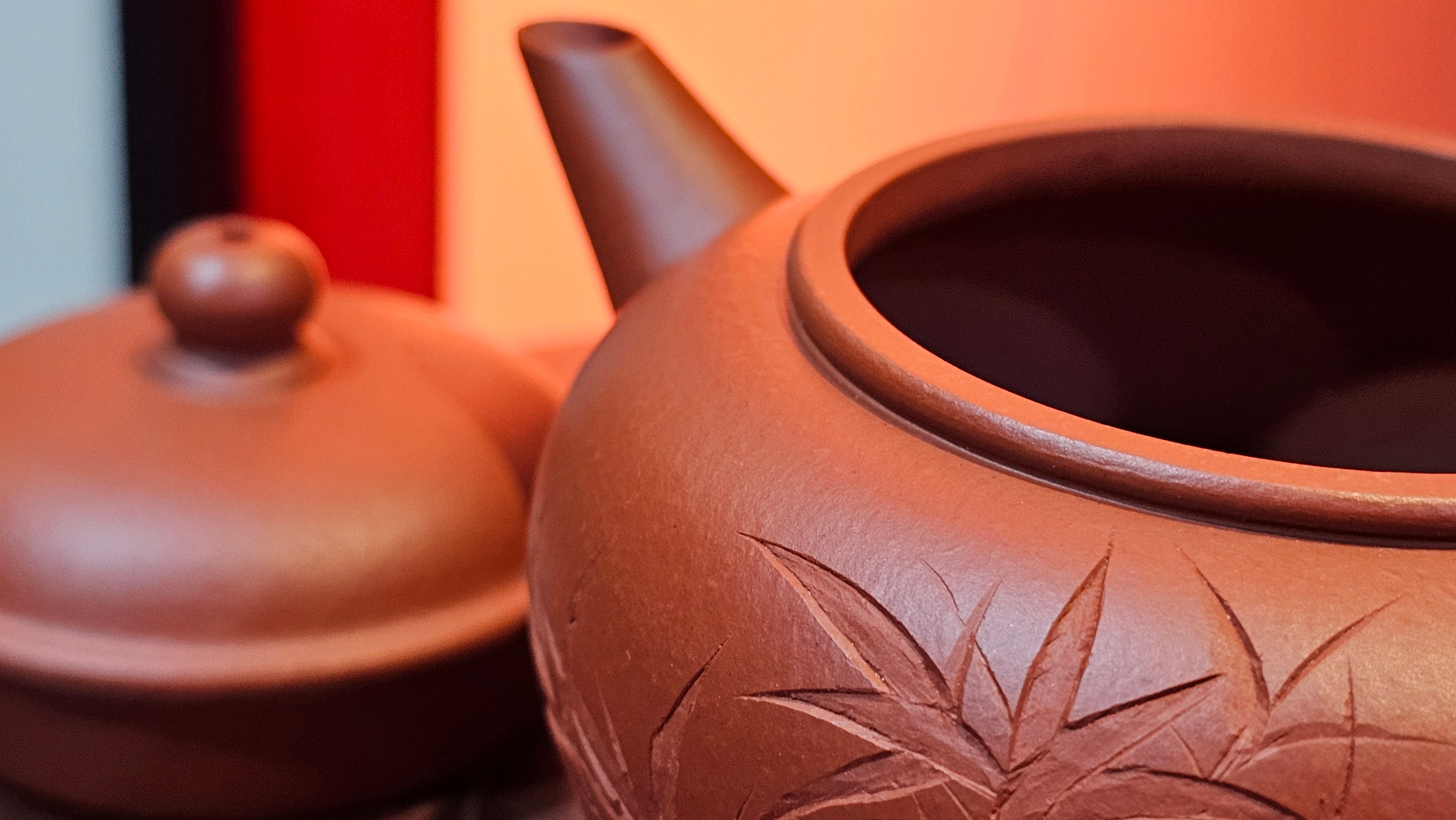 Shui Ping 水平, 156.3ml, Xiao Mei Yao Zhu Ni 小煤窑朱泥, by our Craftsman Chen Yue Fei 陈跃飞, "平步青云" and Bamboo Engraving by Craftsman Yi De Shu 一德书。