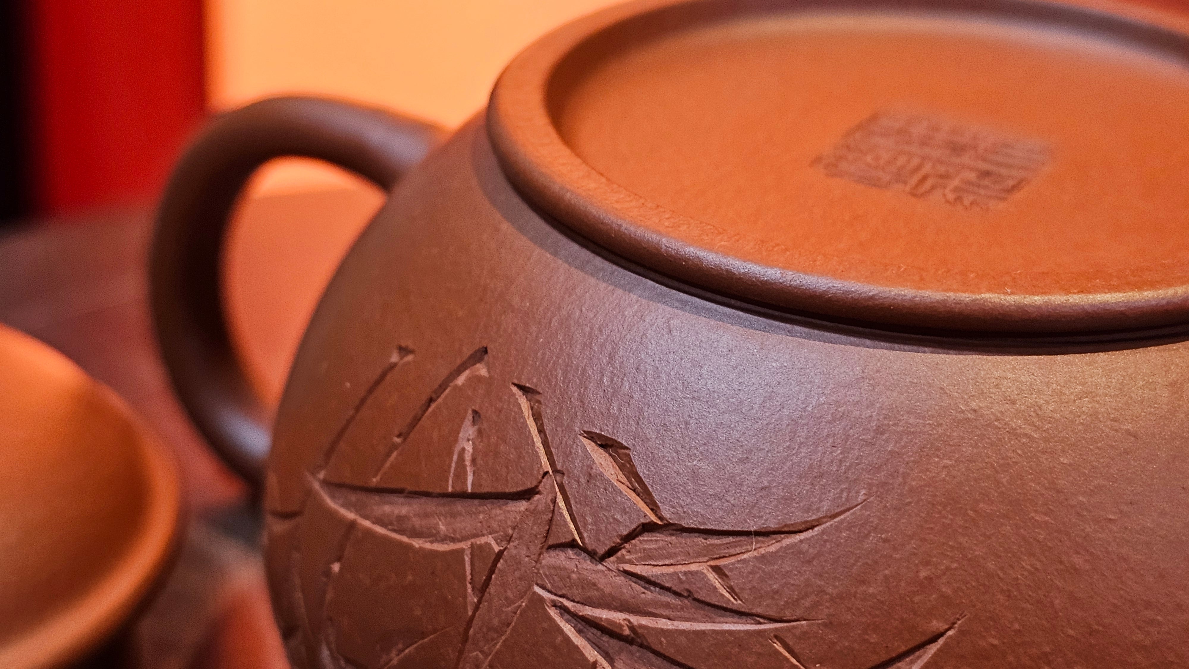 Shui Ping 水平, 156.3ml, Xiao Mei Yao Zhu Ni 小煤窑朱泥, by our Craftsman Chen Yue Fei 陈跃飞, "平步青云" and Bamboo Engraving by Craftsman Yi De Shu 一德书。