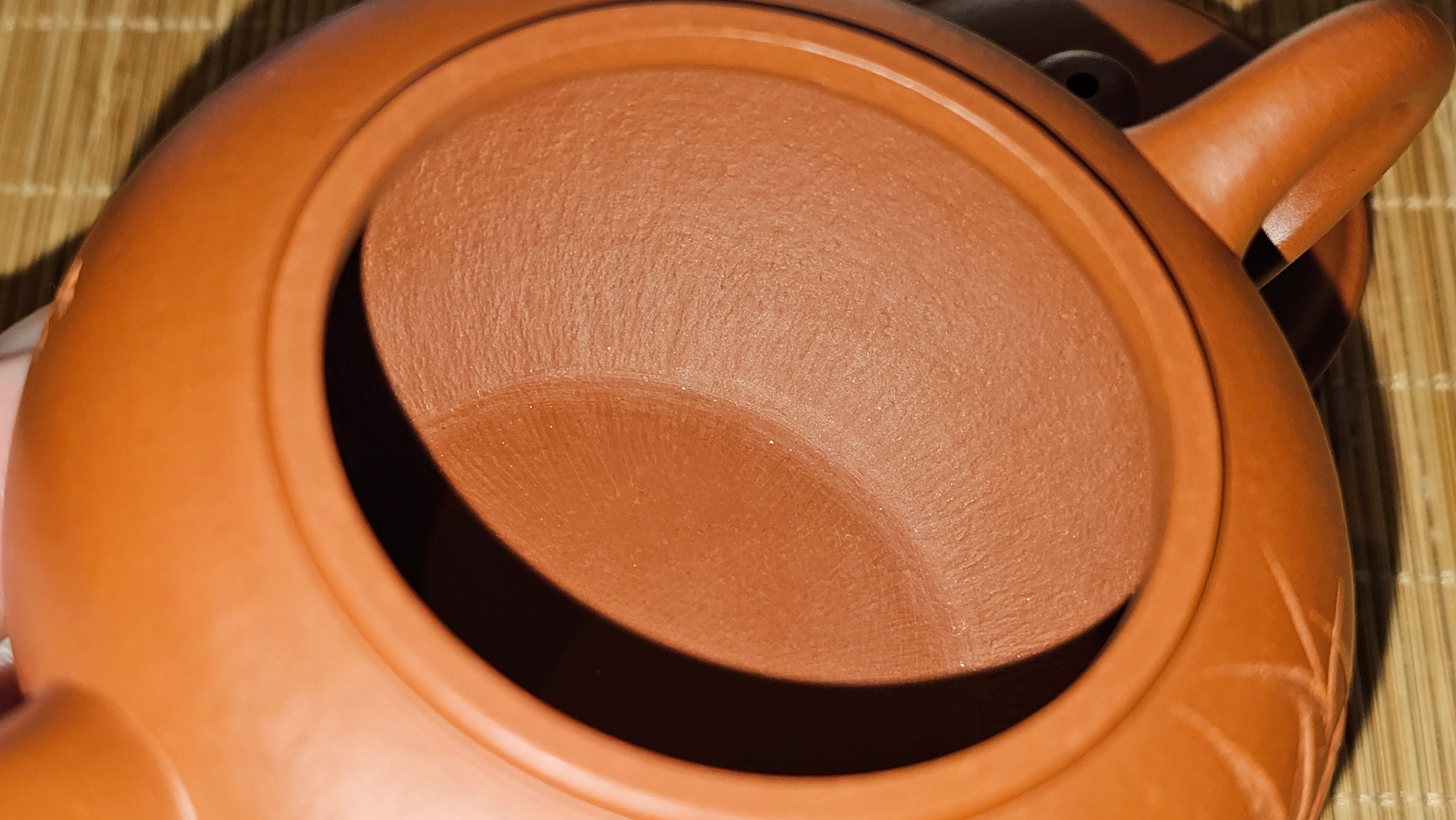 Shui Ping 水平, 156.3ml, Xiao Mei Yao Zhu Ni 小煤窑朱泥, by our Craftsman Chen Yue Fei 陈跃飞, "平步青云" and Bamboo Engraving by Craftsman Yi De Shu 一德书。