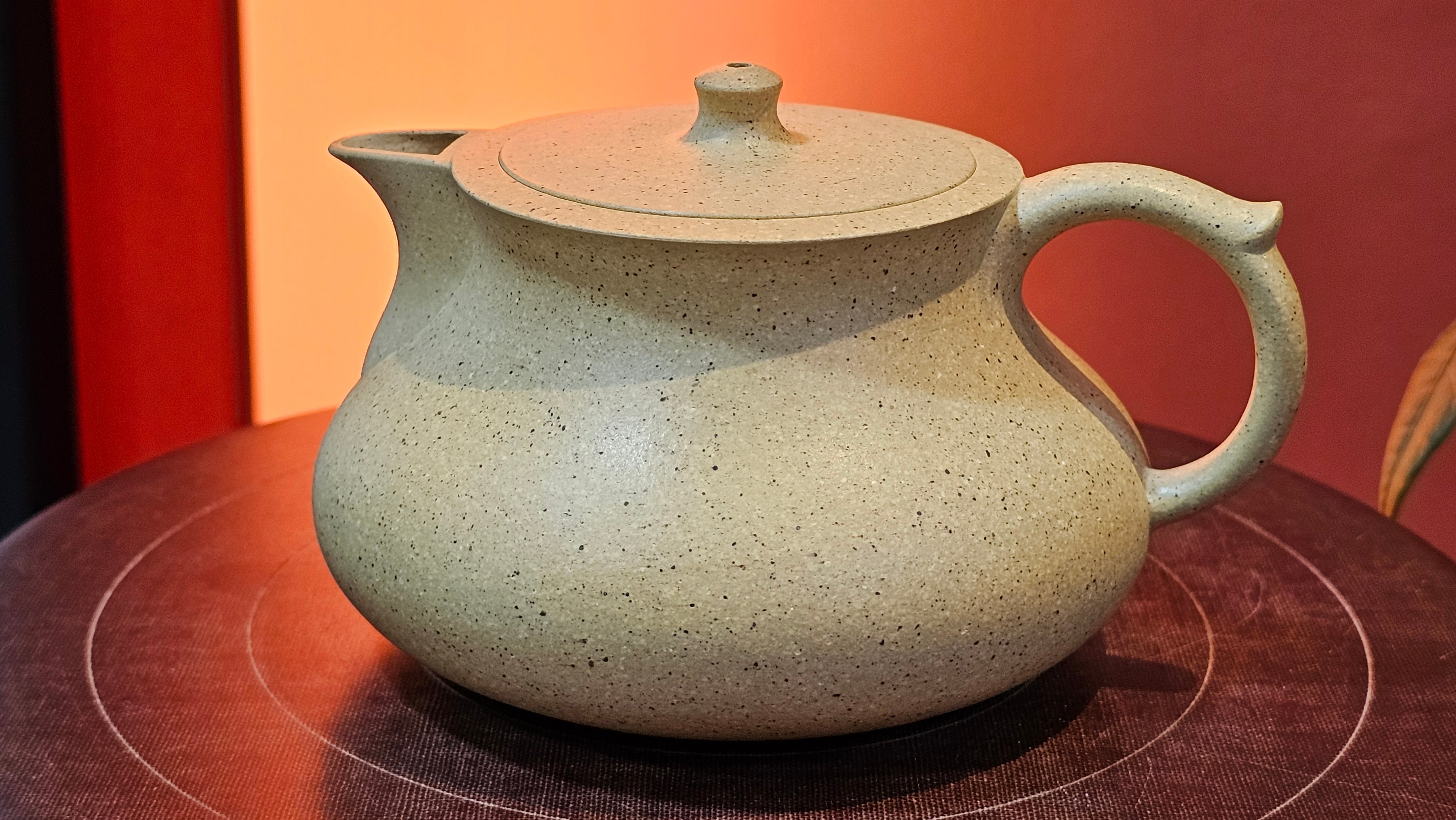 Le Rong《乐荣》, 186.3ml, Zhi Ma Duan Ni 芝麻段泥, by Craftsman Gu Xiao Ming 顾小明 ~ Congratulations to!Mr K.F., 1828hrs 25th Nov 2026, Chamblee! GA!