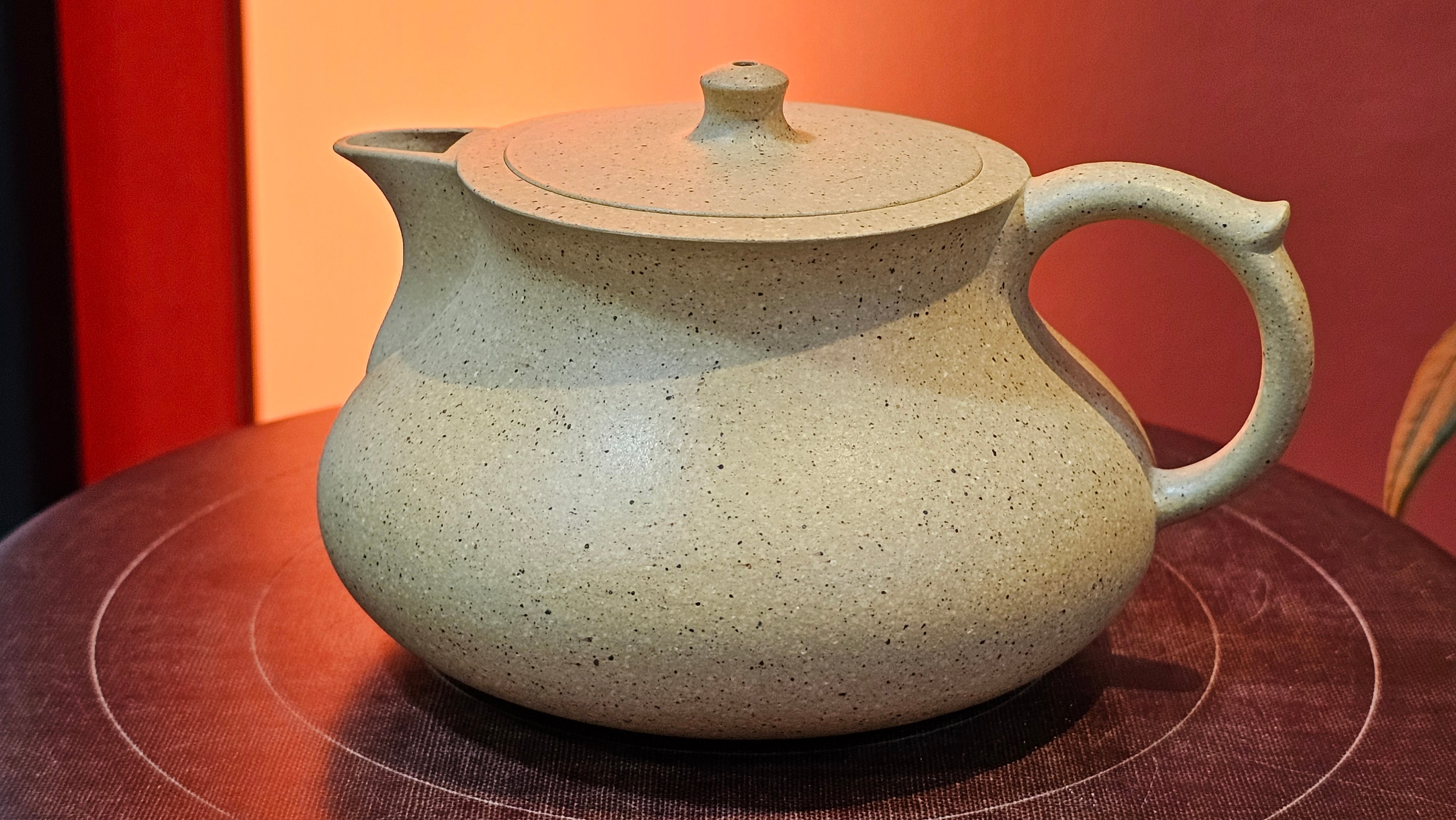 Le Rong《乐荣》, 186.3ml, Zhi Ma Duan Ni 芝麻段泥, by Craftsman Gu Xiao Ming 顾小明 ~ Congratulations to!Mr K.F., 1828hrs 25th Nov 2026, Chamblee! GA!