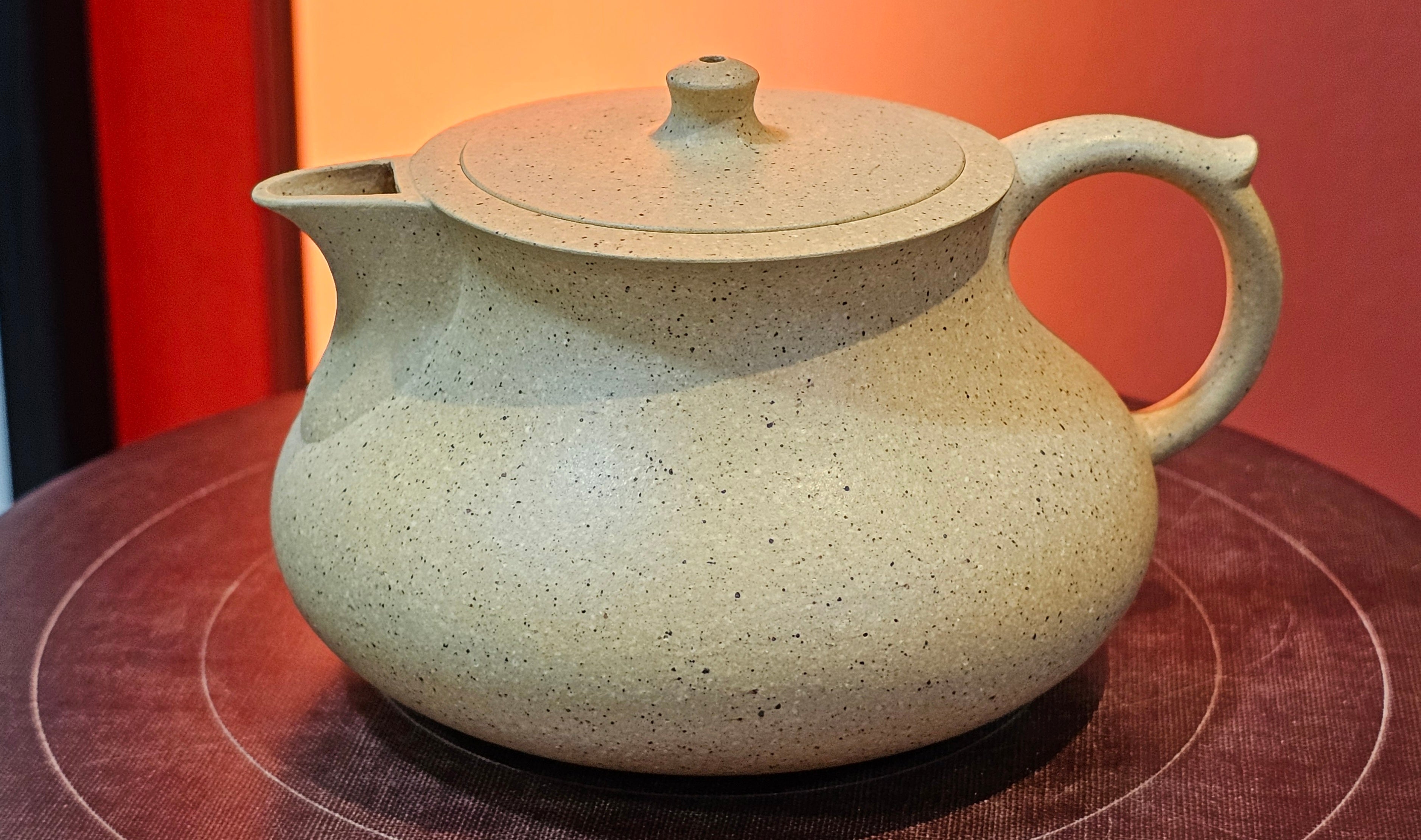 Le Rong《乐荣》, 186.3ml, Zhi Ma Duan Ni 芝麻段泥, by Craftsman Gu Xiao Ming 顾小明 ~ Congratulations to!Mr K.F., 1828hrs 25th Nov 2026, Chamblee! GA!