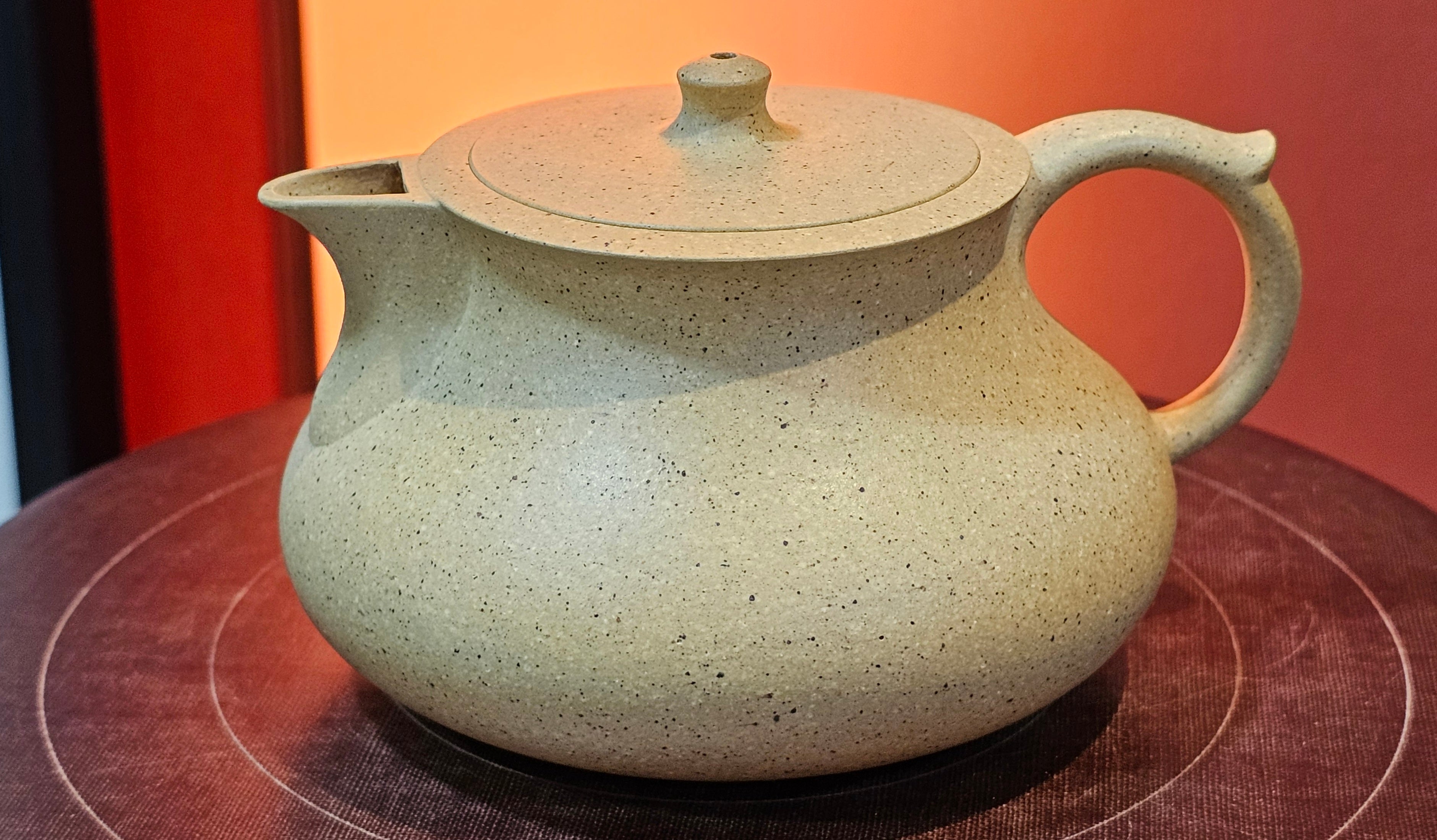 Le Rong《乐荣》, 186.3ml, Zhi Ma Duan Ni 芝麻段泥, by Craftsman Gu Xiao Ming 顾小明 ~ Congratulations to!Mr K.F., 1828hrs 25th Nov 2026, Chamblee! GA!