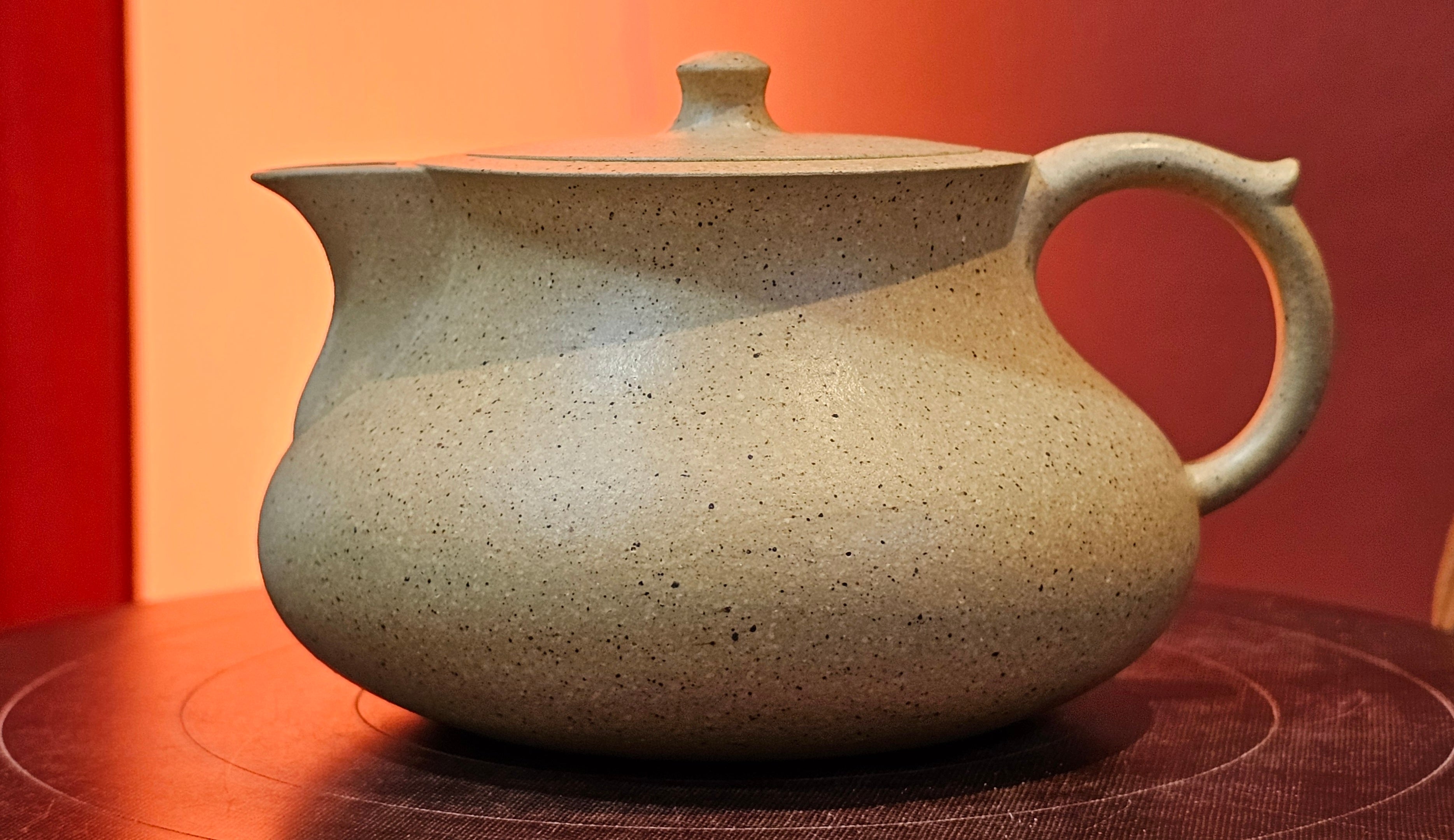 Le Rong《乐荣》, 186.3ml, Zhi Ma Duan Ni 芝麻段泥, by Craftsman Gu Xiao Ming 顾小明 ~ Congratulations to!Mr K.F., 1828hrs 25th Nov 2026, Chamblee! GA!