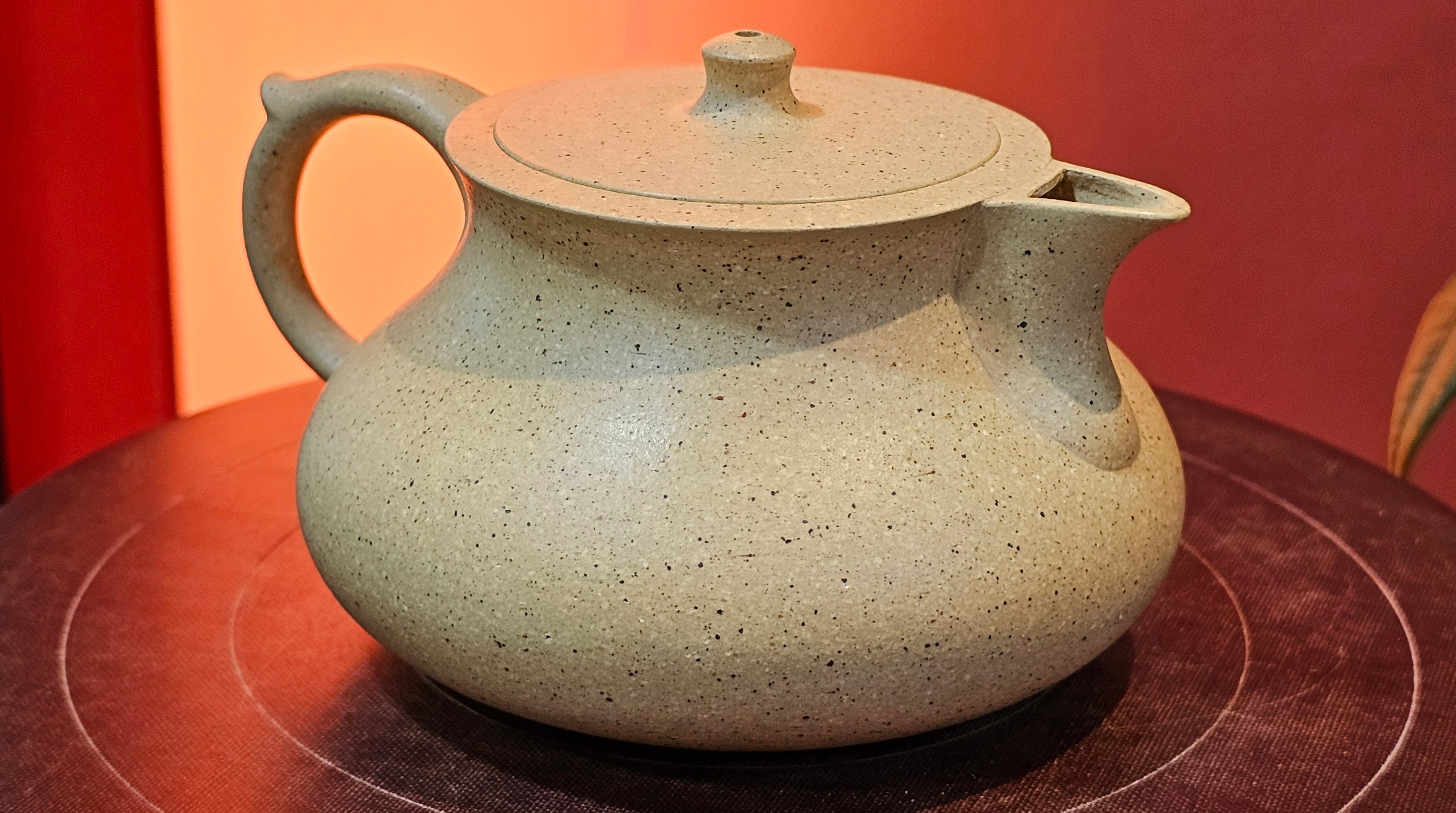 Le Rong《乐荣》, 186.3ml, Zhi Ma Duan Ni 芝麻段泥, by Craftsman Gu Xiao Ming 顾小明 ~ Congratulations to!Mr K.F., 1828hrs 25th Nov 2026, Chamblee! GA!