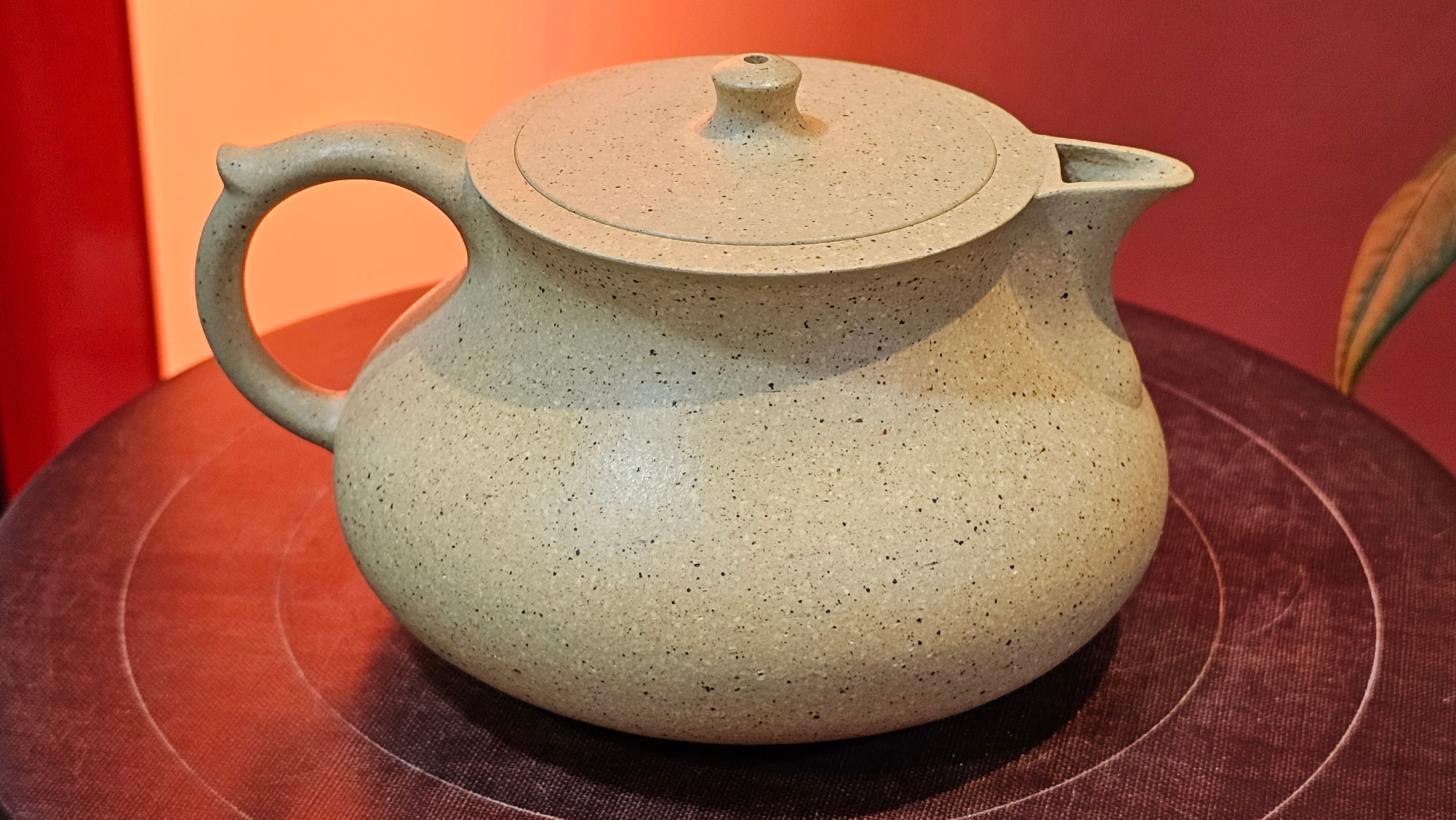 Le Rong《乐荣》, 186.3ml, Zhi Ma Duan Ni 芝麻段泥, by Craftsman Gu Xiao Ming 顾小明 ~ Congratulations to!Mr K.F., 1828hrs 25th Nov 2026, Chamblee! GA!