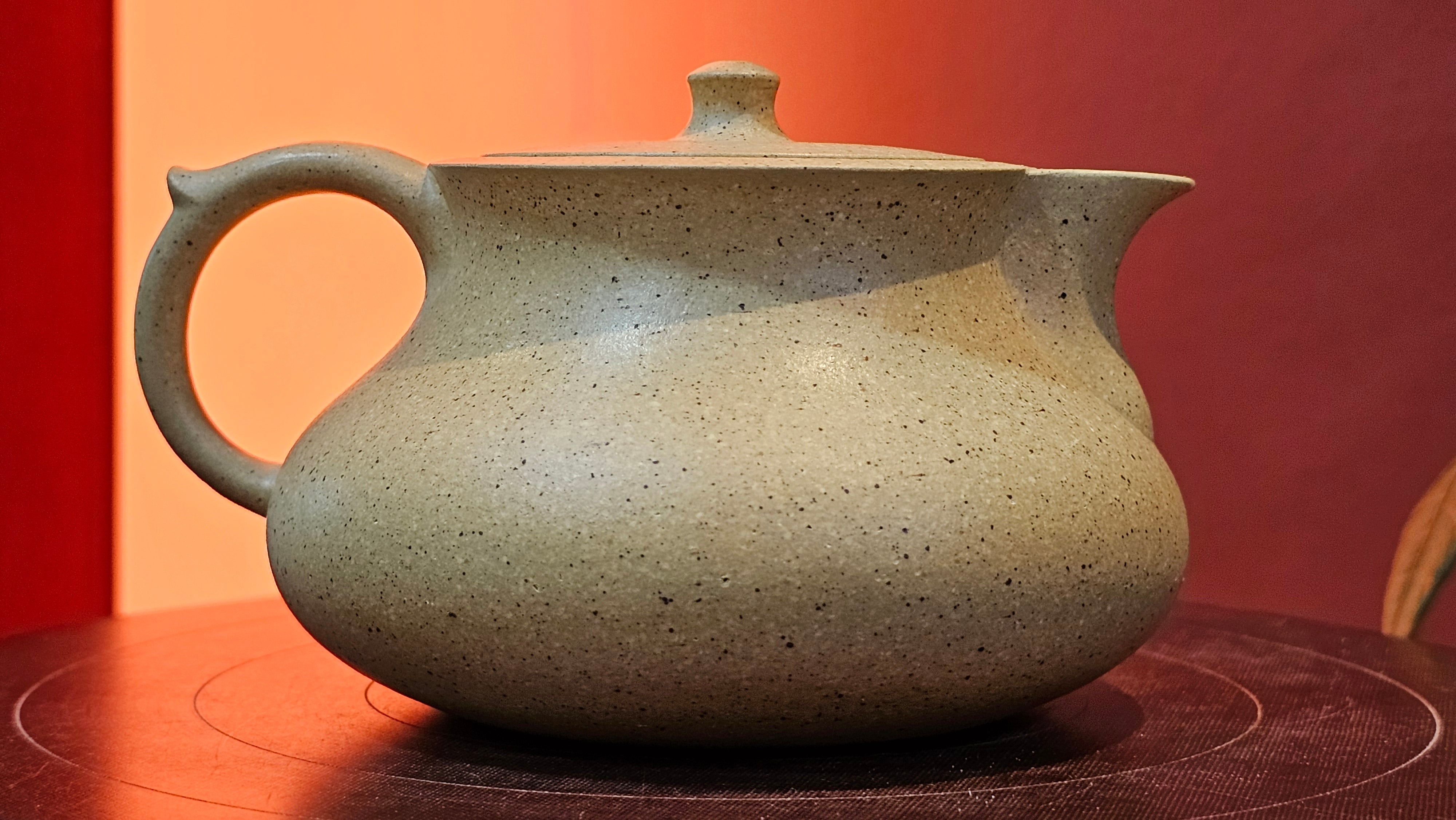 Le Rong《乐荣》, 186.3ml, Zhi Ma Duan Ni 芝麻段泥, by Craftsman Gu Xiao Ming 顾小明 ~ Congratulations to!Mr K.F., 1828hrs 25th Nov 2026, Chamblee! GA!