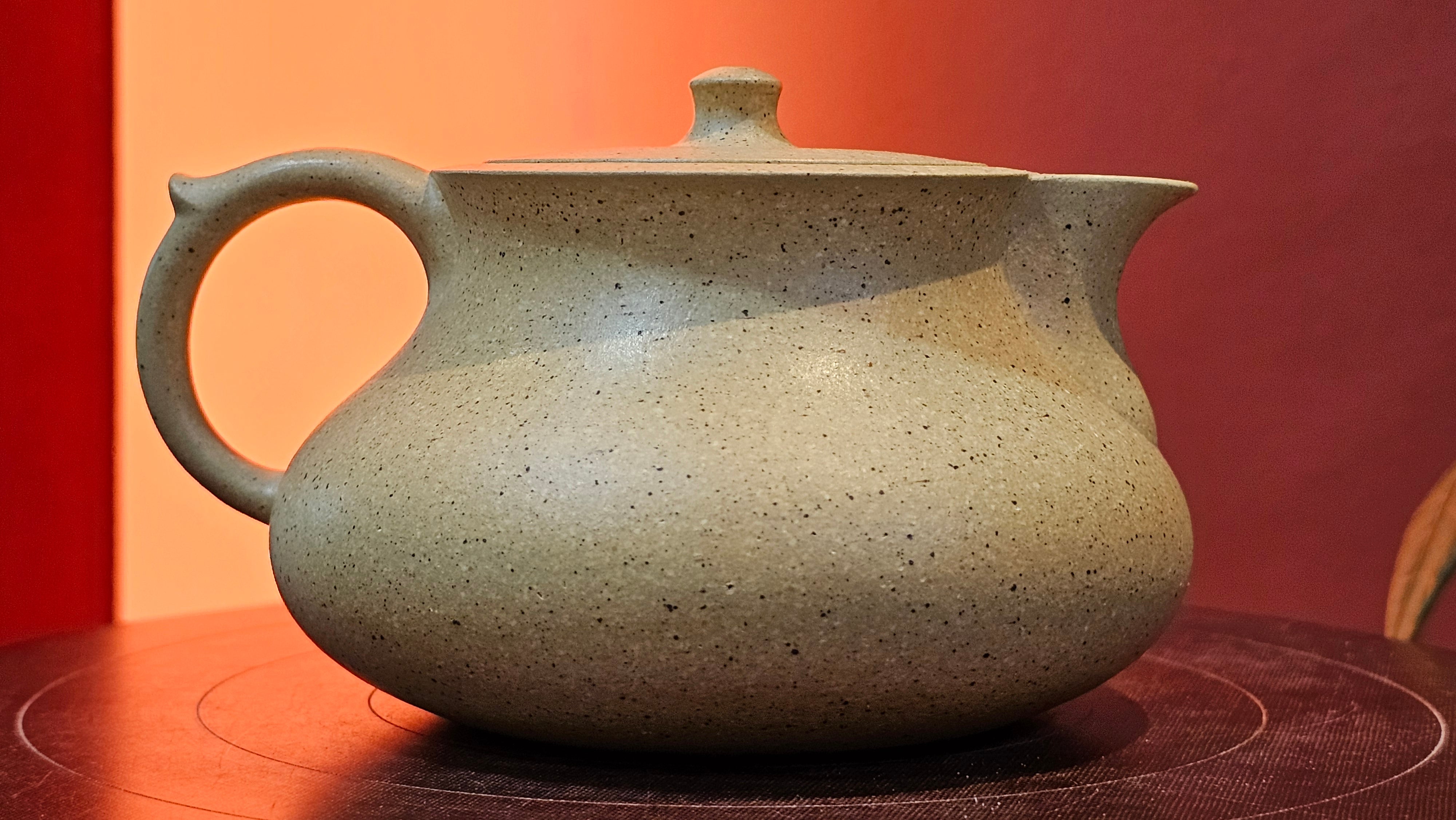 Le Rong《乐荣》, 186.3ml, Zhi Ma Duan Ni 芝麻段泥, by Craftsman Gu Xiao Ming 顾小明 ~ Congratulations to!Mr K.F., 1828hrs 25th Nov 2026, Chamblee! GA!