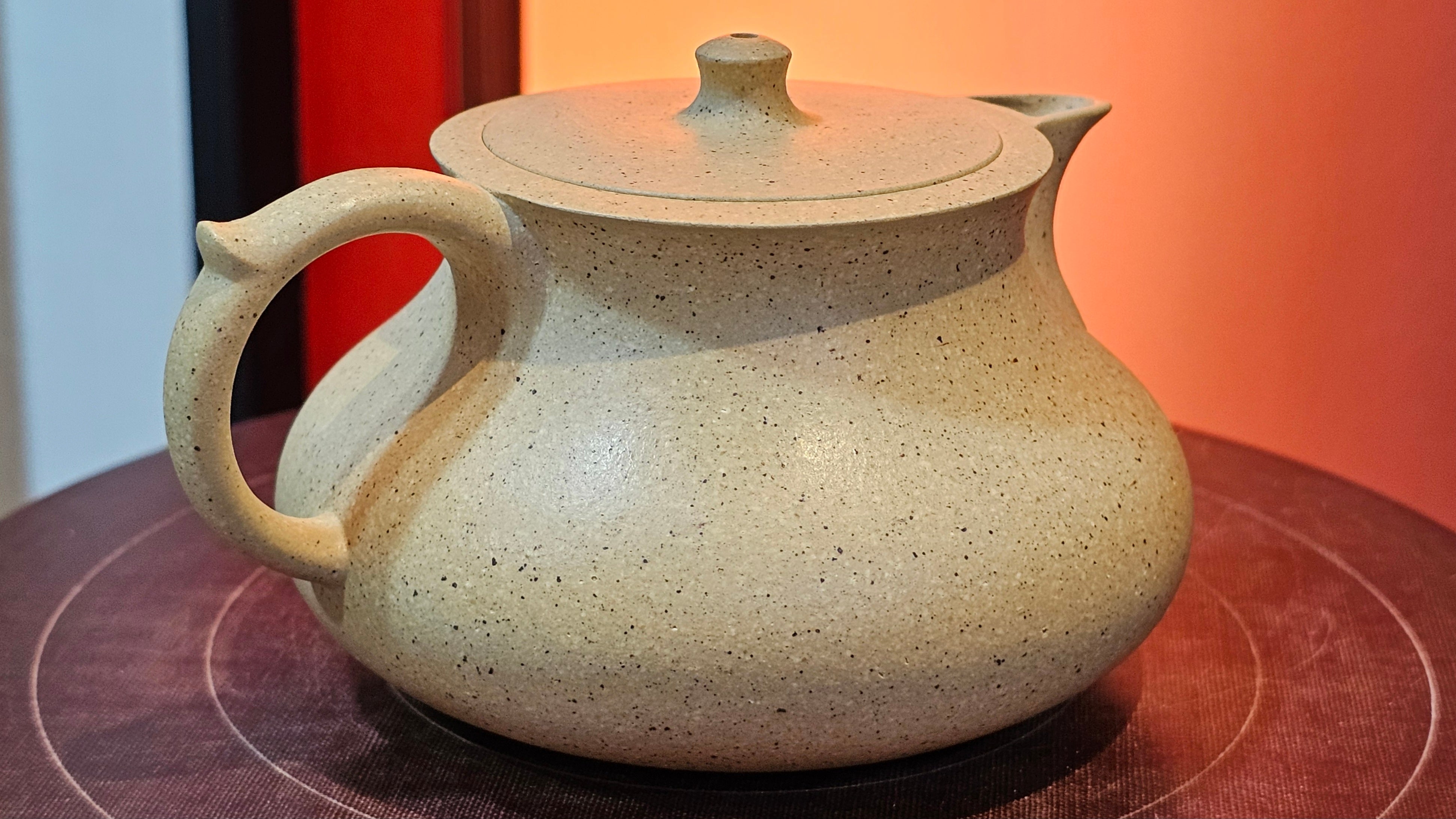 Le Rong《乐荣》, 186.3ml, Zhi Ma Duan Ni 芝麻段泥, by Craftsman Gu Xiao Ming 顾小明 ~ Congratulations to!Mr K.F., 1828hrs 25th Nov 2026, Chamblee! GA!