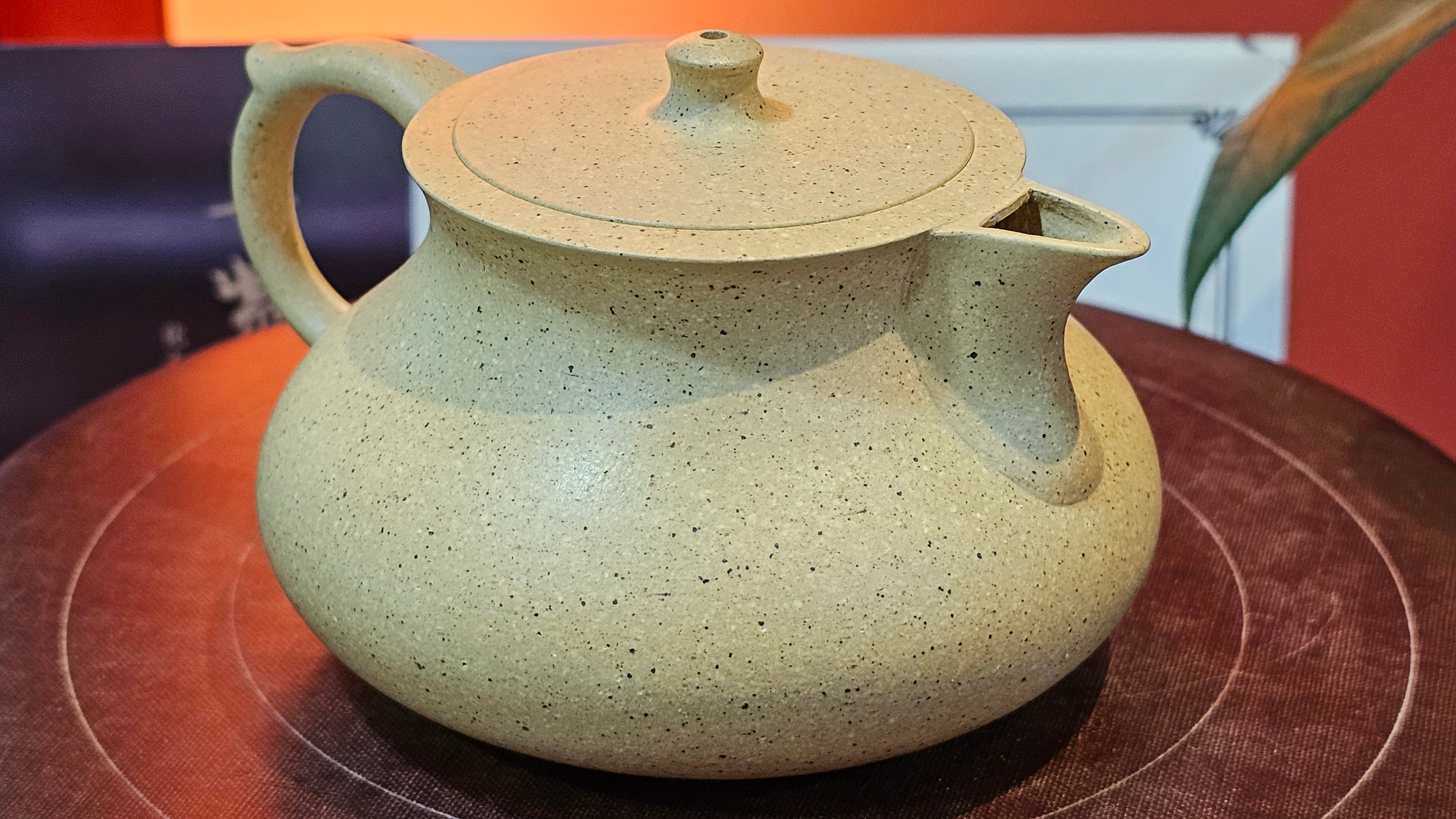 Le Rong《乐荣》, 186.3ml, Zhi Ma Duan Ni 芝麻段泥, by Craftsman Gu Xiao Ming 顾小明 ~ Congratulations to!Mr K.F., 1828hrs 25th Nov 2026, Chamblee! GA!