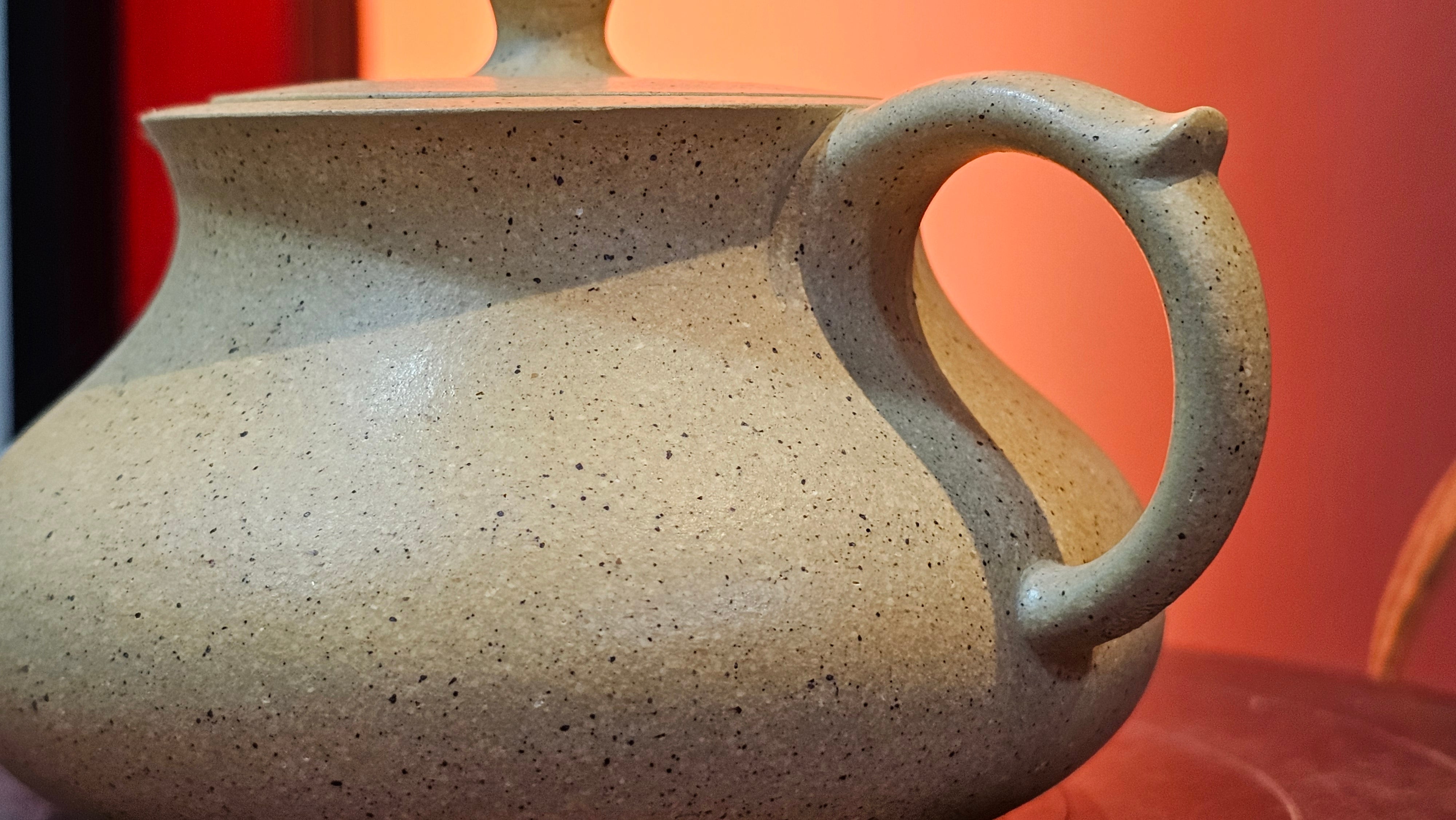 Le Rong《乐荣》, 186.3ml, Zhi Ma Duan Ni 芝麻段泥, by Craftsman Gu Xiao Ming 顾小明 ~ Congratulations to!Mr K.F., 1828hrs 25th Nov 2026, Chamblee! GA!