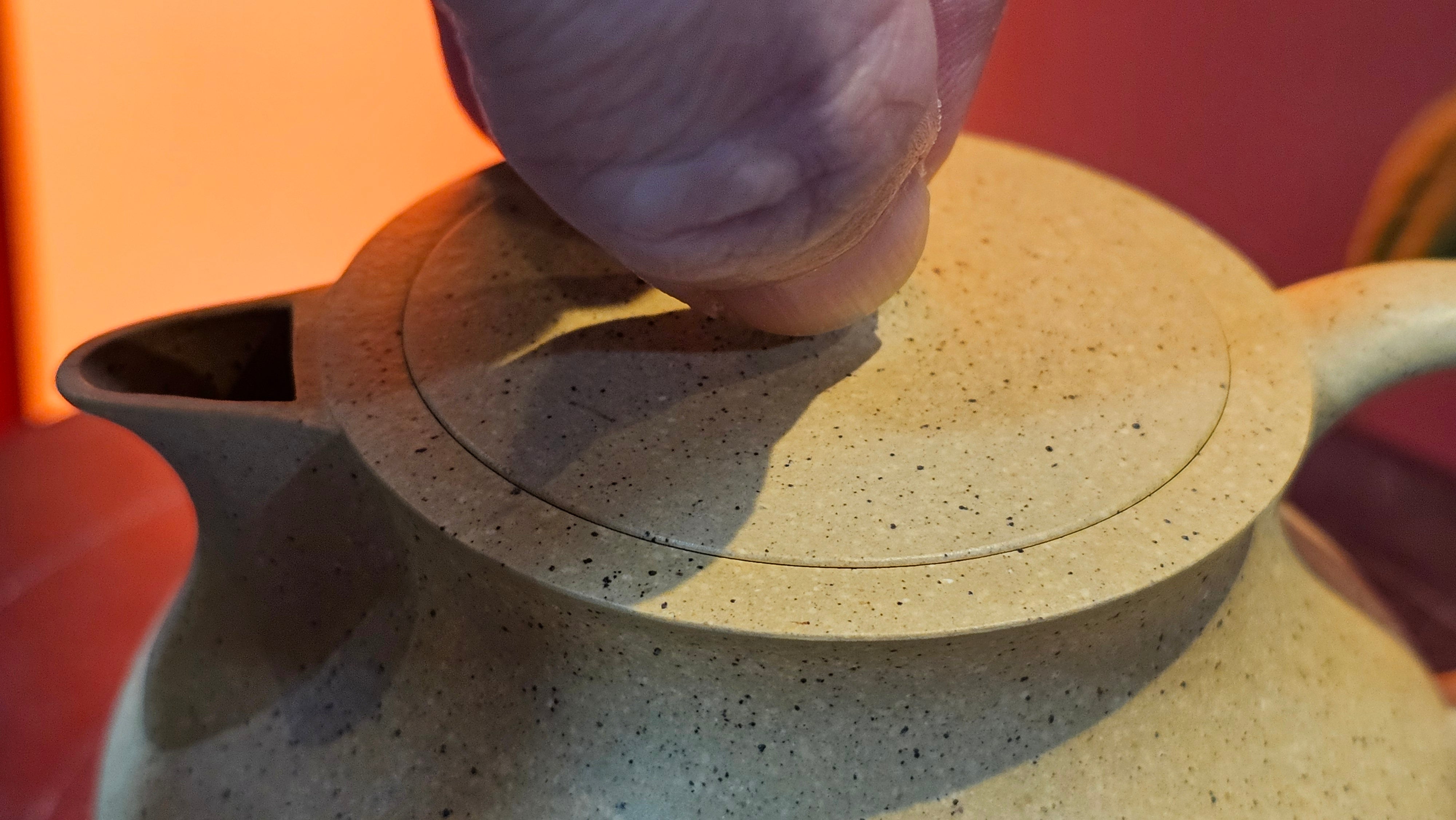 Le Rong《乐荣》, 186.3ml, Zhi Ma Duan Ni 芝麻段泥, by Craftsman Gu Xiao Ming 顾小明 ~ Congratulations to!Mr K.F., 1828hrs 25th Nov 2026, Chamblee! GA!