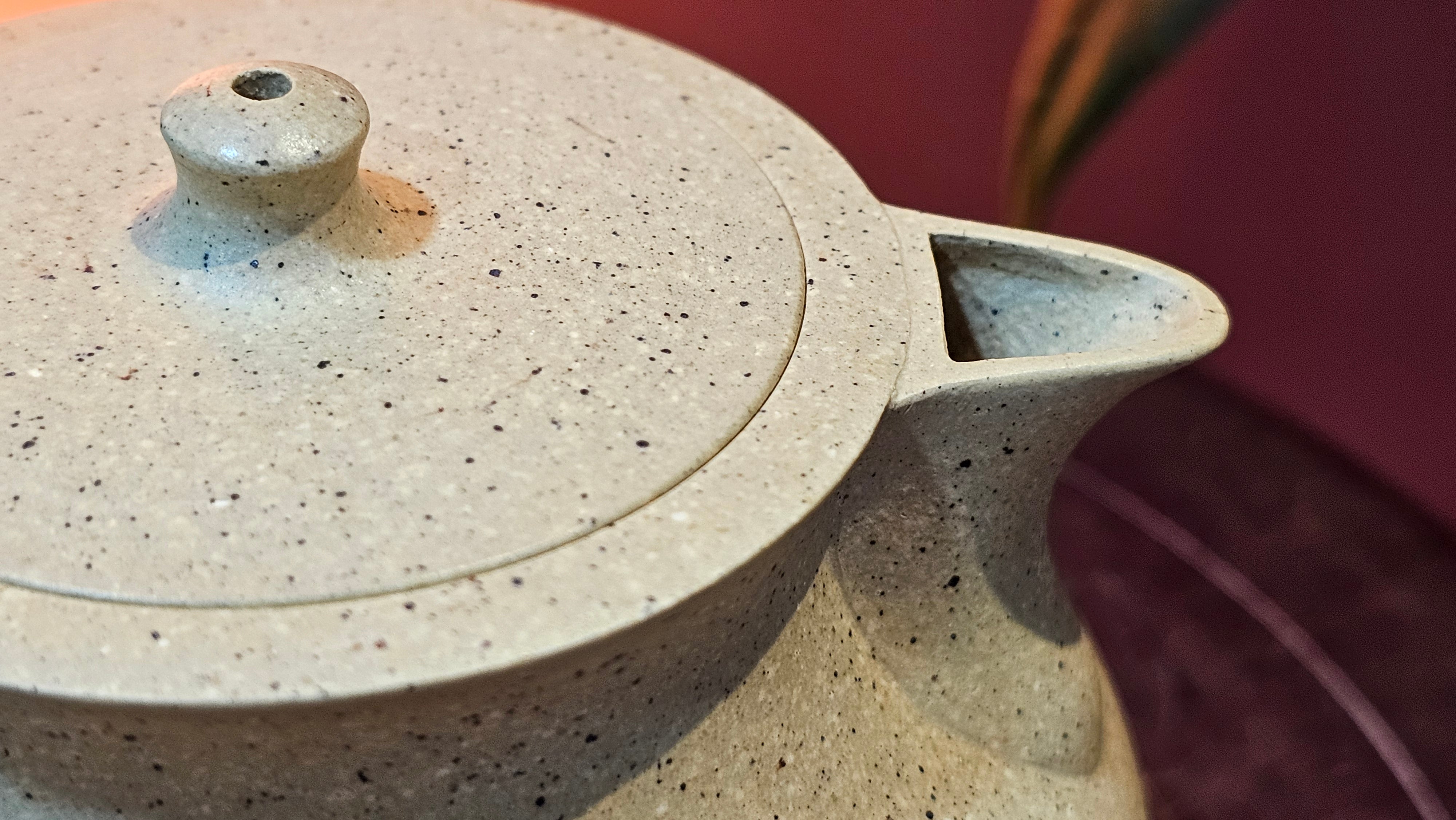 Le Rong《乐荣》, 186.3ml, Zhi Ma Duan Ni 芝麻段泥, by Craftsman Gu Xiao Ming 顾小明 ~ Congratulations to!Mr K.F., 1828hrs 25th Nov 2026, Chamblee! GA!