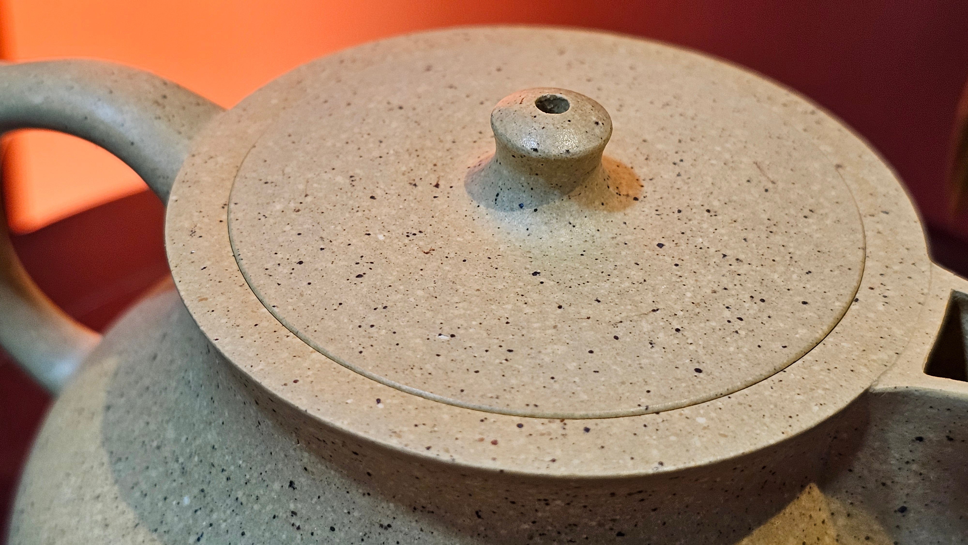 Le Rong《乐荣》, 186.3ml, Zhi Ma Duan Ni 芝麻段泥, by Craftsman Gu Xiao Ming 顾小明 ~ Congratulations to!Mr K.F., 1828hrs 25th Nov 2026, Chamblee! GA!