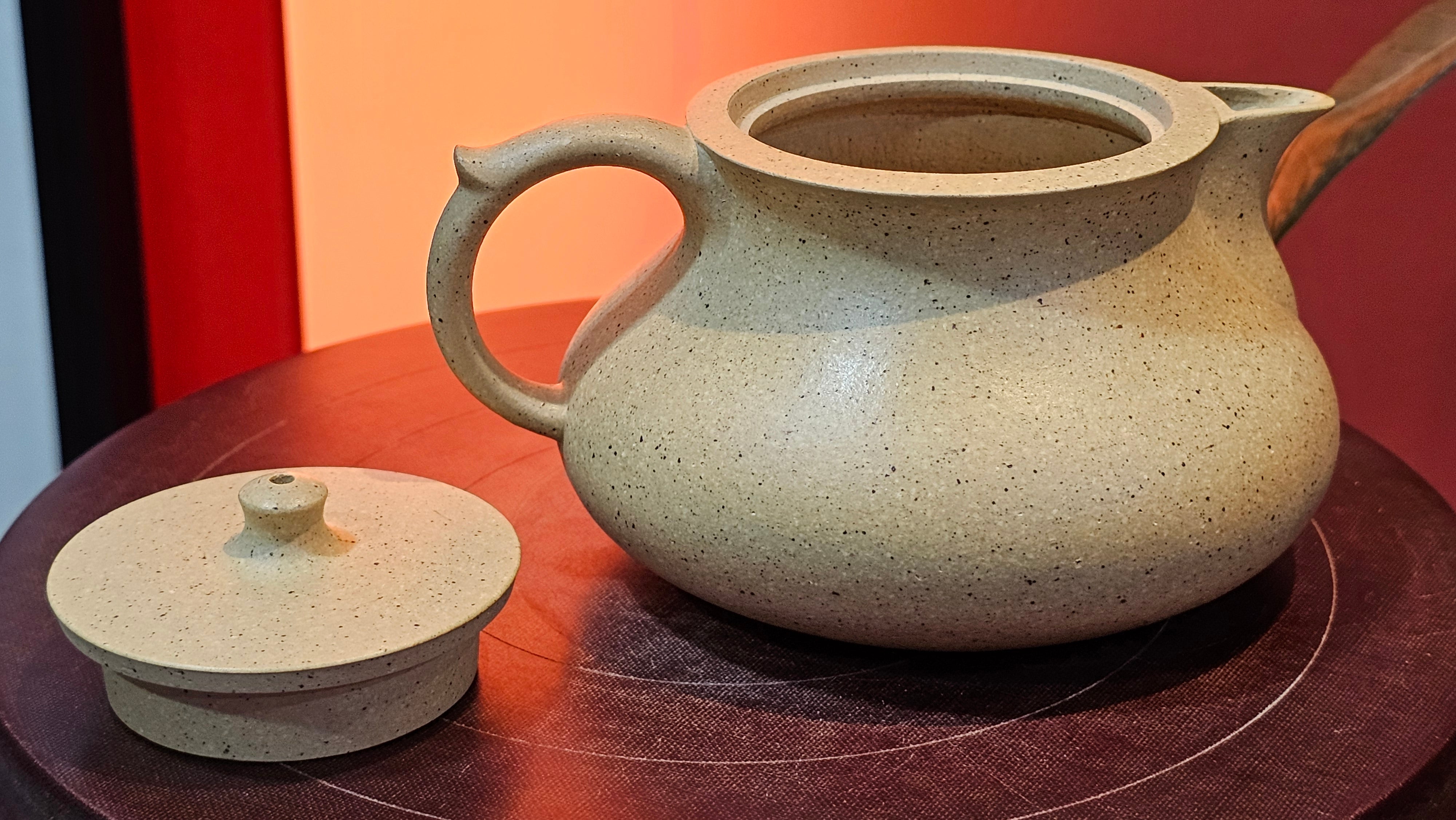 Le Rong《乐荣》, 186.3ml, Zhi Ma Duan Ni 芝麻段泥, by Craftsman Gu Xiao Ming 顾小明 ~ Congratulations to!Mr K.F., 1828hrs 25th Nov 2026, Chamblee! GA!