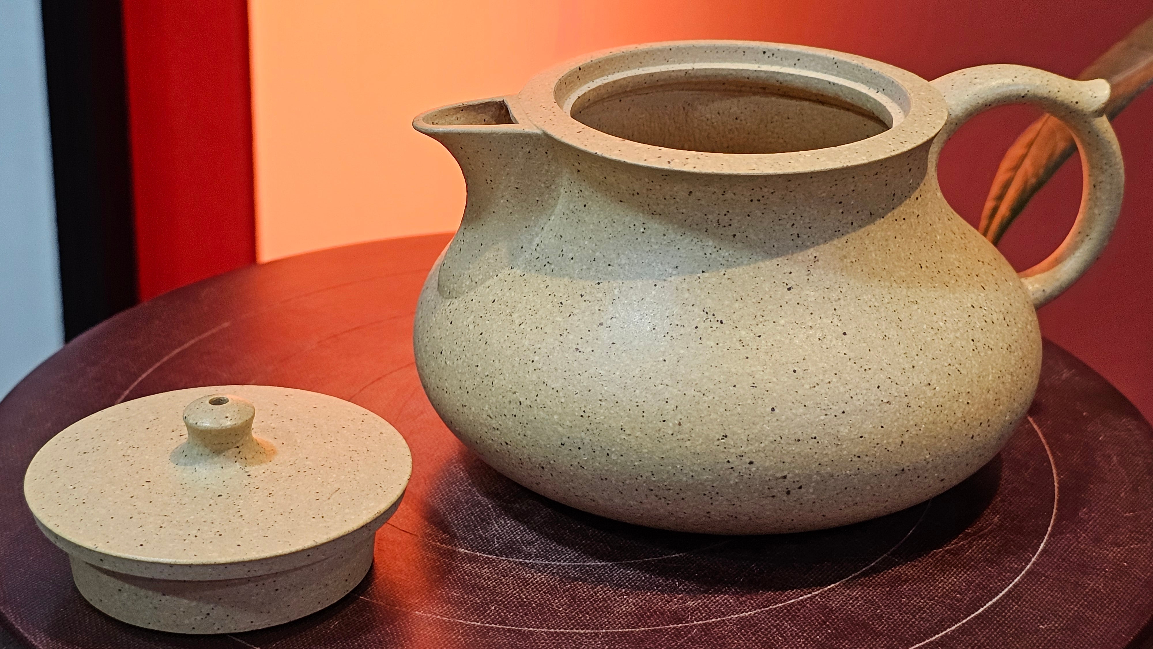 Le Rong《乐荣》, 186.3ml, Zhi Ma Duan Ni 芝麻段泥, by Craftsman Gu Xiao Ming 顾小明 ~ Congratulations to!Mr K.F., 1828hrs 25th Nov 2026, Chamblee! GA!