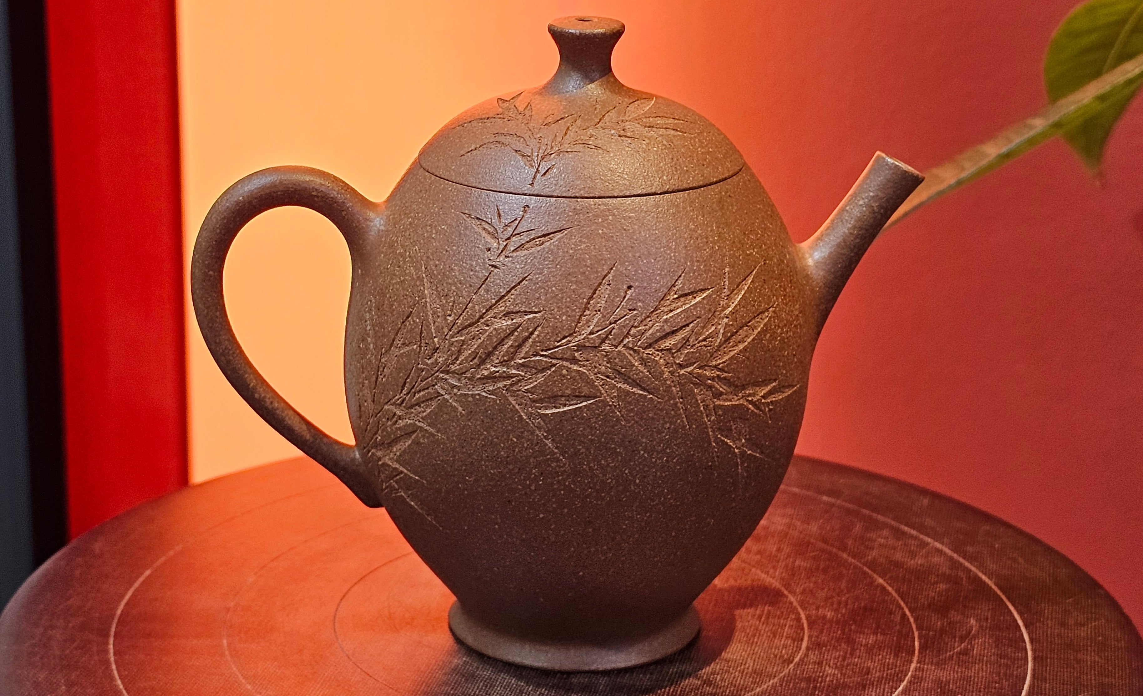 Gao Xiu Hu《高秀壶》, 181.2ml, Bao Shan Duan Ni 宝山段泥, by Craftsman Zhu Shu 朱舒 ~ With Engraving of Bamboos and Verse in Zhuan Shu 篆书 by Craftsman Yi Cheng 逸成!~Congratulations to Mr A.D.P.! 2242hrs 27th Nov 2025, Forest! Belgium🇧🇪!