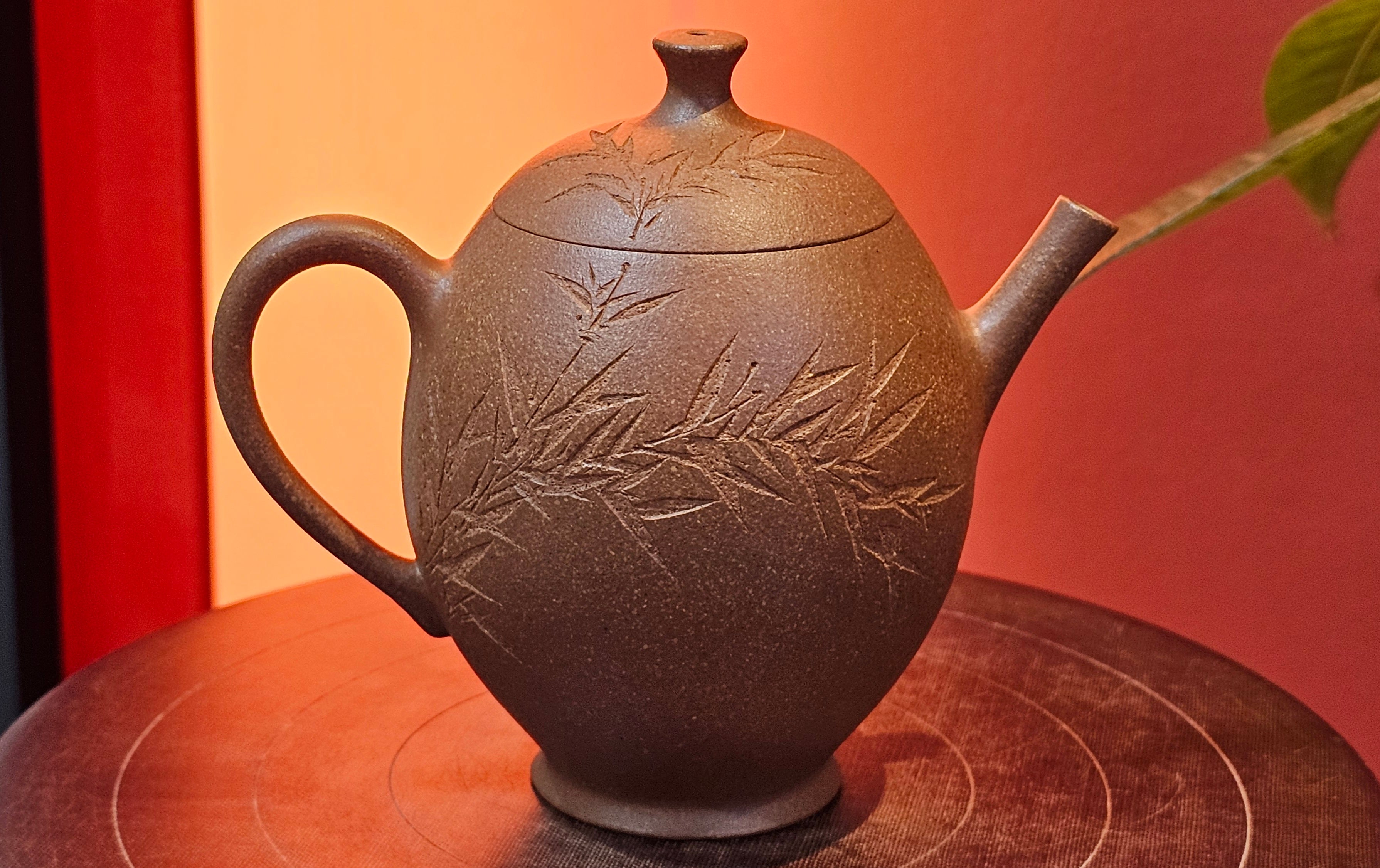 Gao Xiu Hu《高秀壶》, 181.2ml, Bao Shan Duan Ni 宝山段泥, by Craftsman Zhu Shu 朱舒 ~ With Engraving of Bamboos and Verse in Zhuan Shu 篆书 by Craftsman Yi Cheng 逸成!~Congratulations to Mr A.D.P.! 2242hrs 27th Nov 2025, Forest! Belgium🇧🇪!