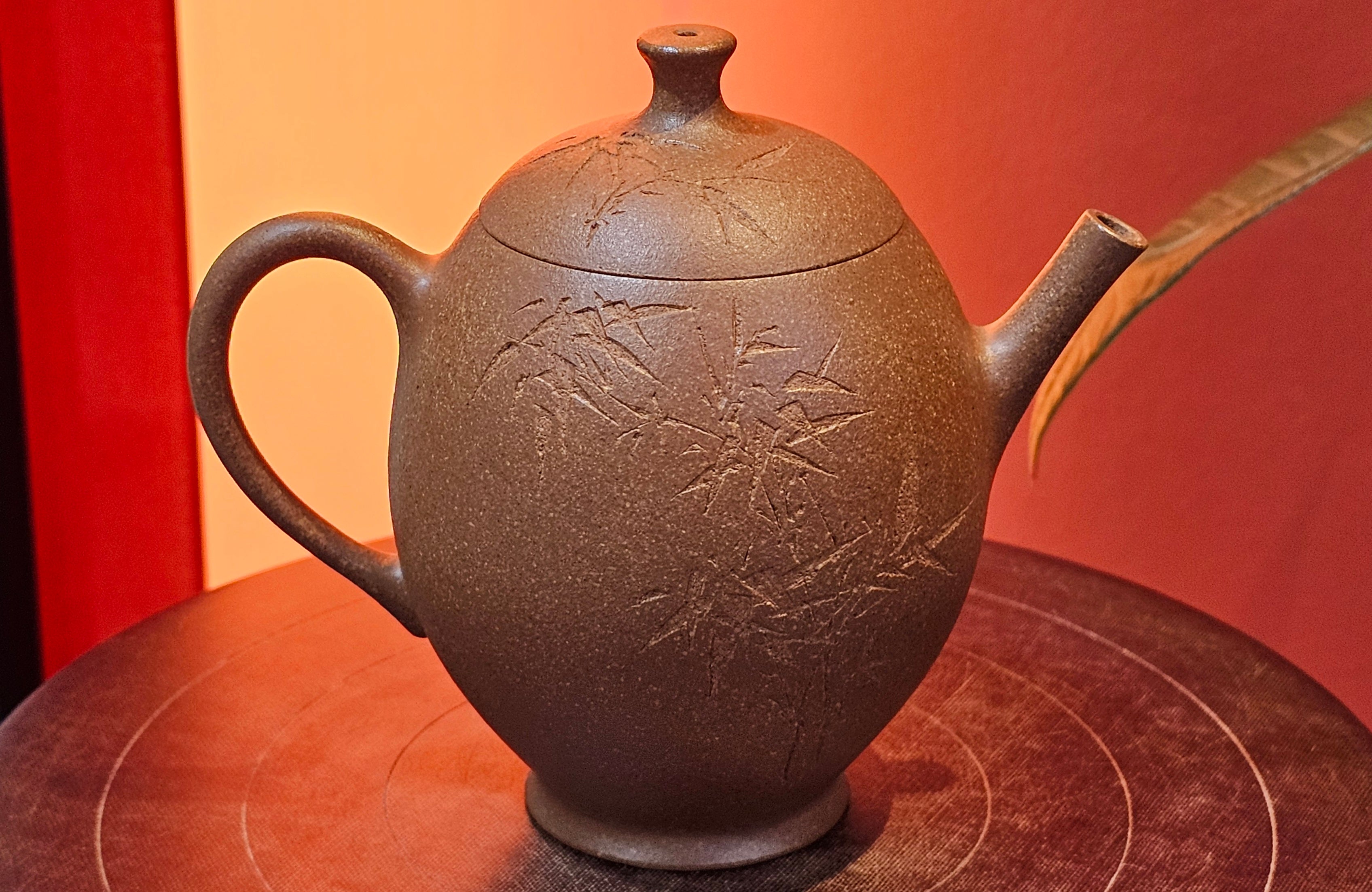 Gao Xiu Hu《高秀壶》, 182.9ml, Bao Shan Duan Ni 宝山段泥, by Craftsman Zhu Shu 朱舒 ~ With Engraving of Bamboos and Verse in Zhuan Shu 篆书 by Craftsman Yi Cheng 逸成!~ Congratulations!to Ms E.A.! 0009hrs 28th Nov 2025, Vineland! NJ!